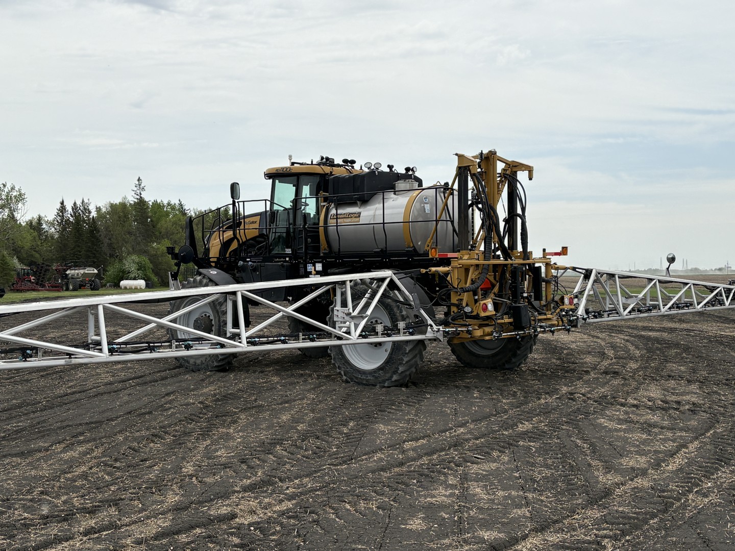 2019 RoGator RG1100C Sprayer/High Clearance