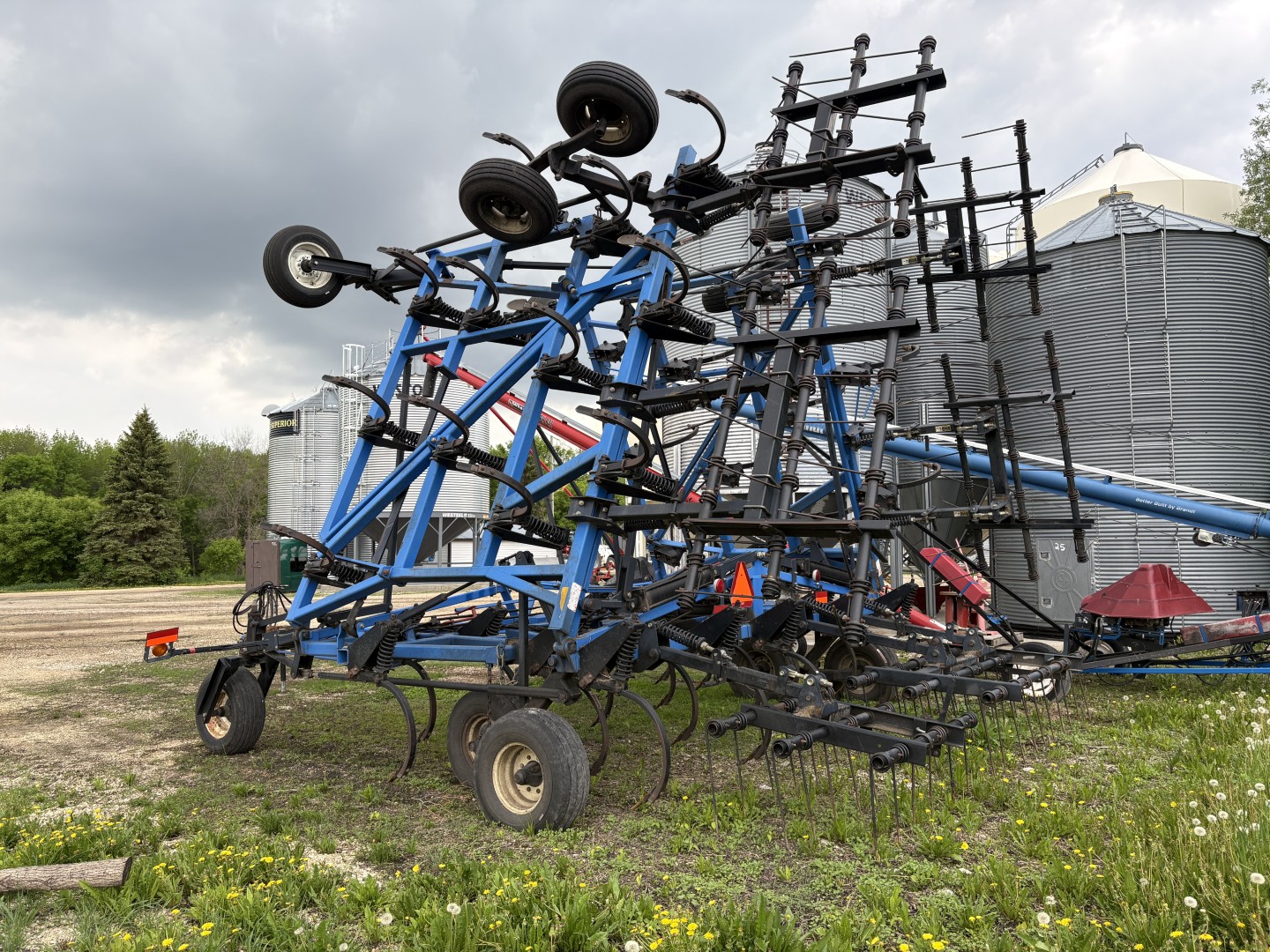 2005 New Holland ST830 Chisel Plow