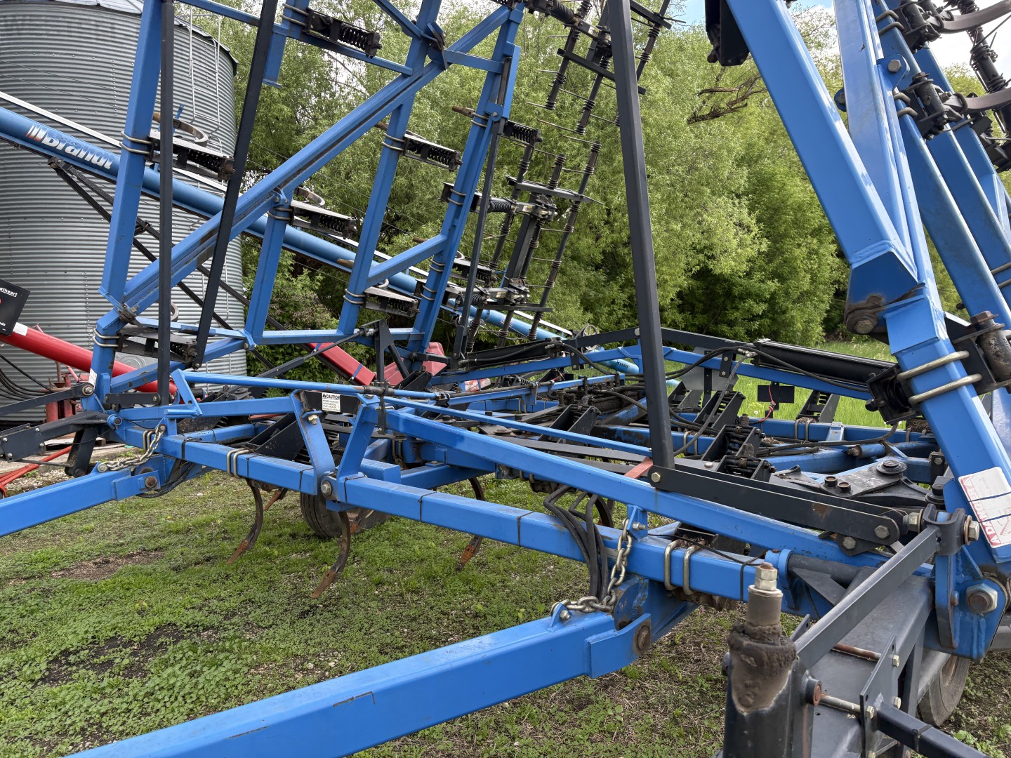 2005 New Holland ST830 Chisel Plow