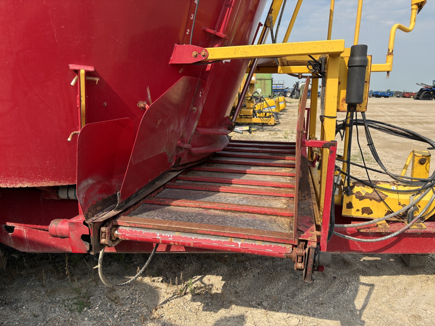 2014 Supreme 1200T TMR Mixer
