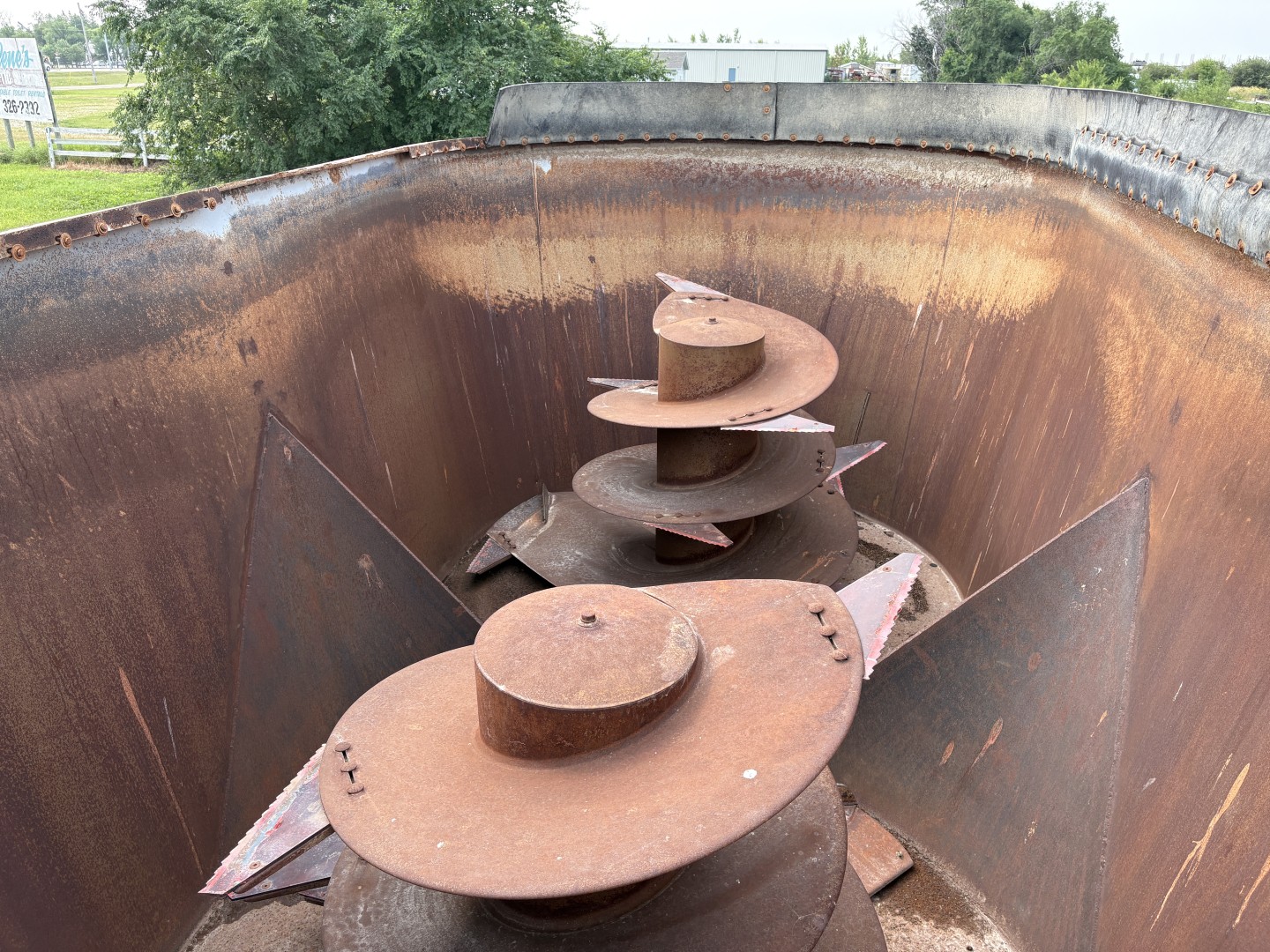 2014 Supreme 1200T TMR Mixer