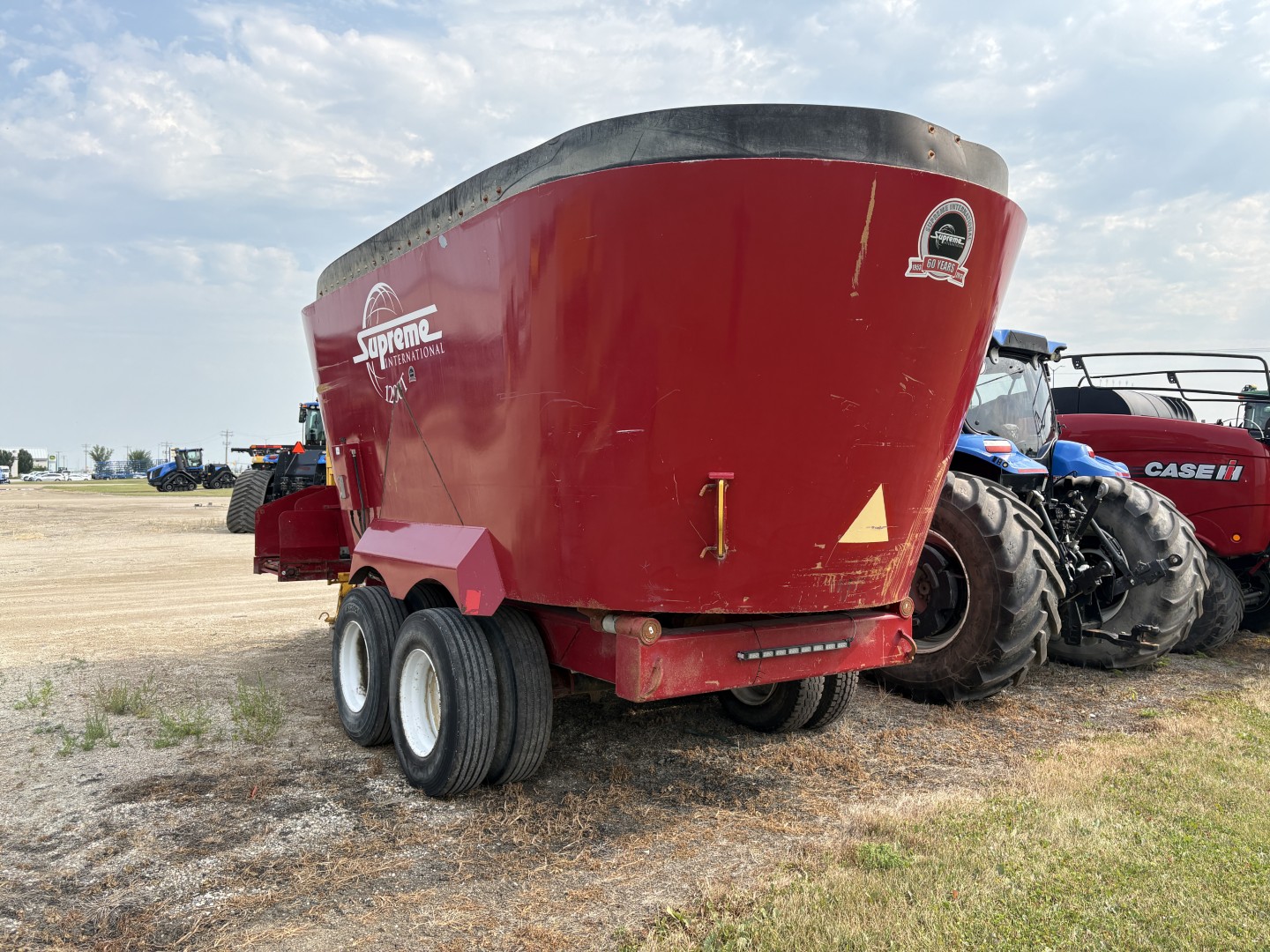 2014 Supreme 1200T TMR Mixer