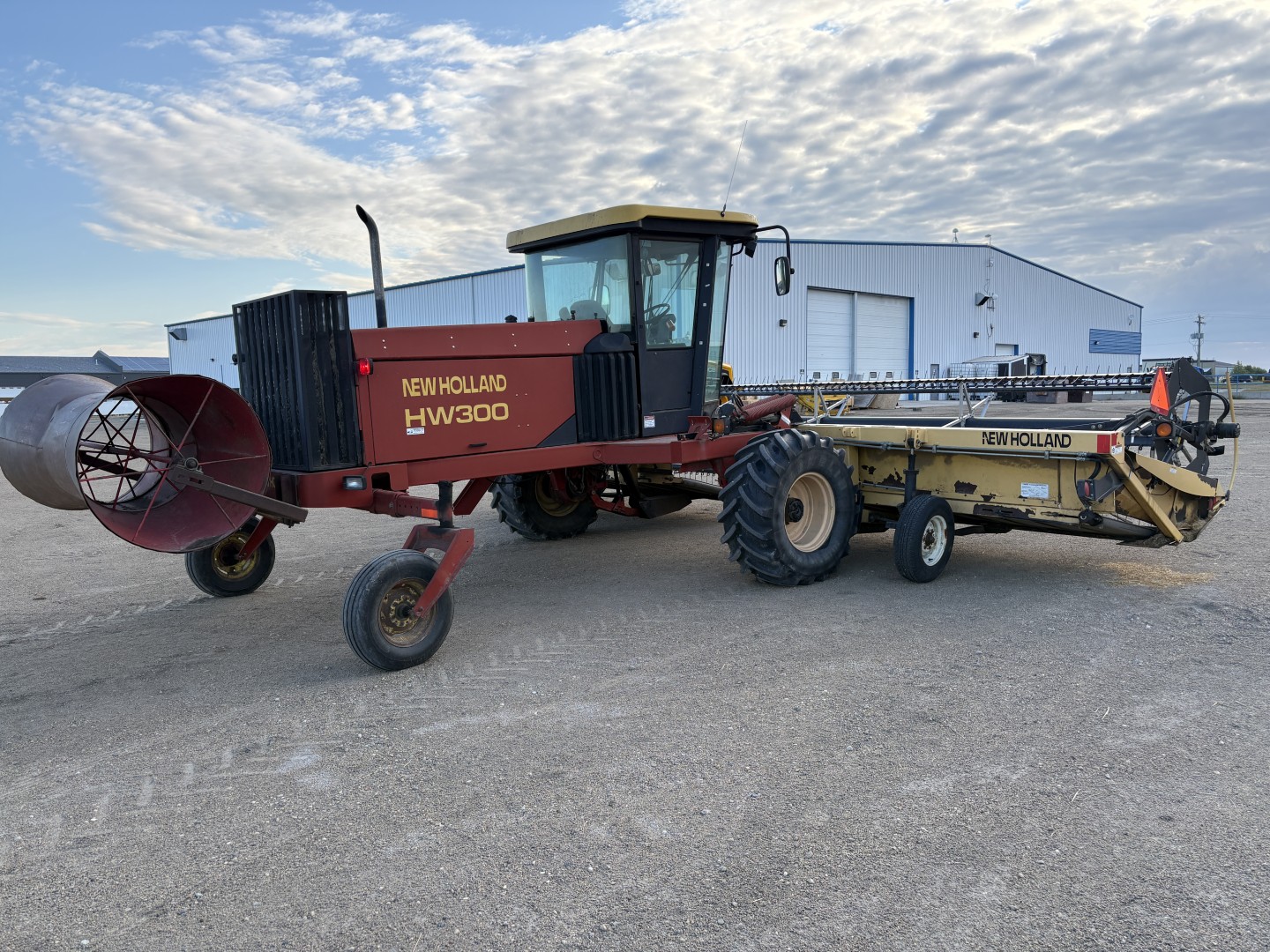 2000 New Holland HW300 Windrower