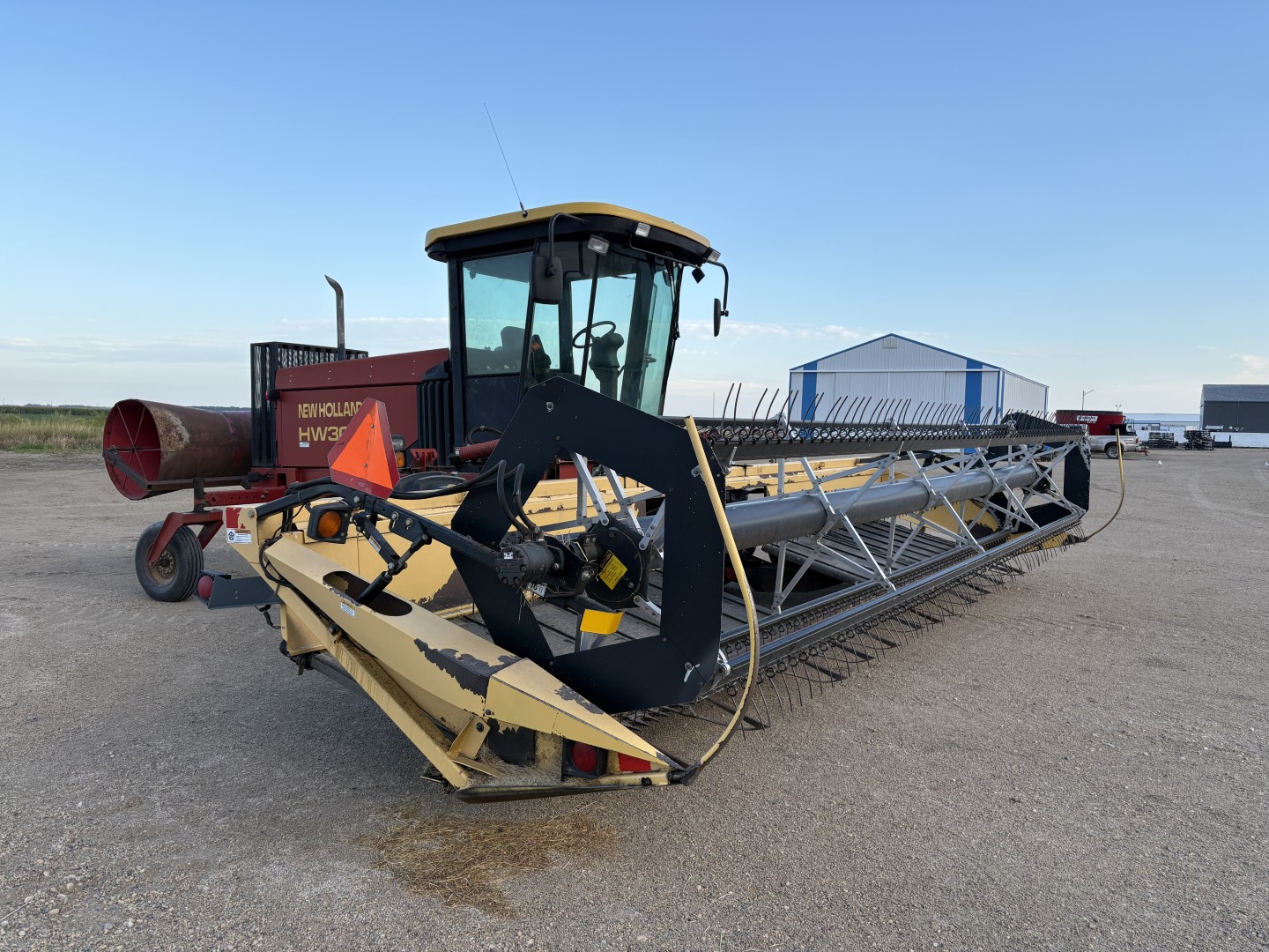 2000 New Holland HW300 Windrower