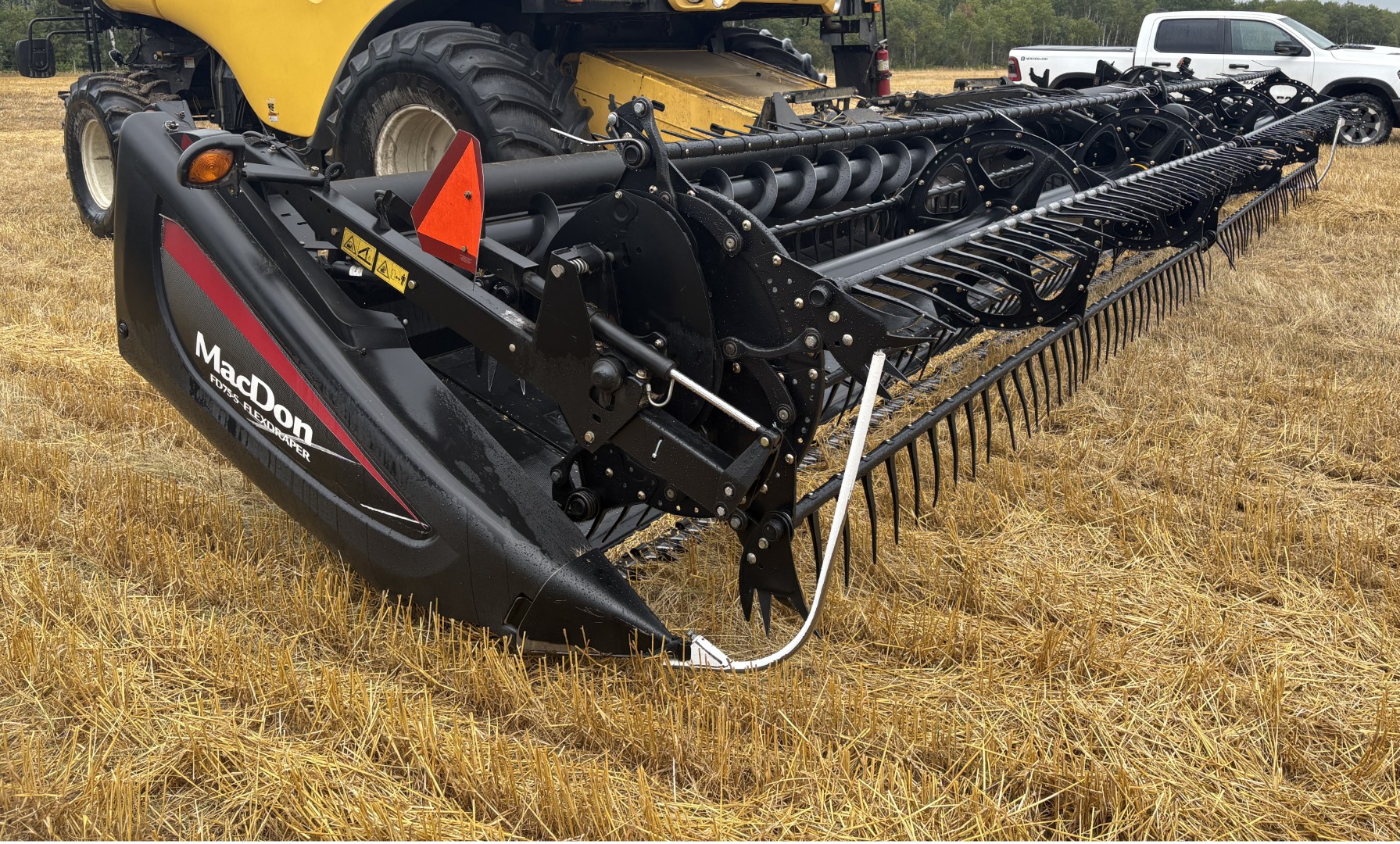 2015 MacDon FD75-35 Header Draper Flex