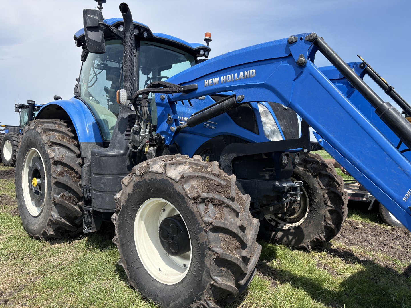 2025 New Holland T7.230 PLMI Tractor