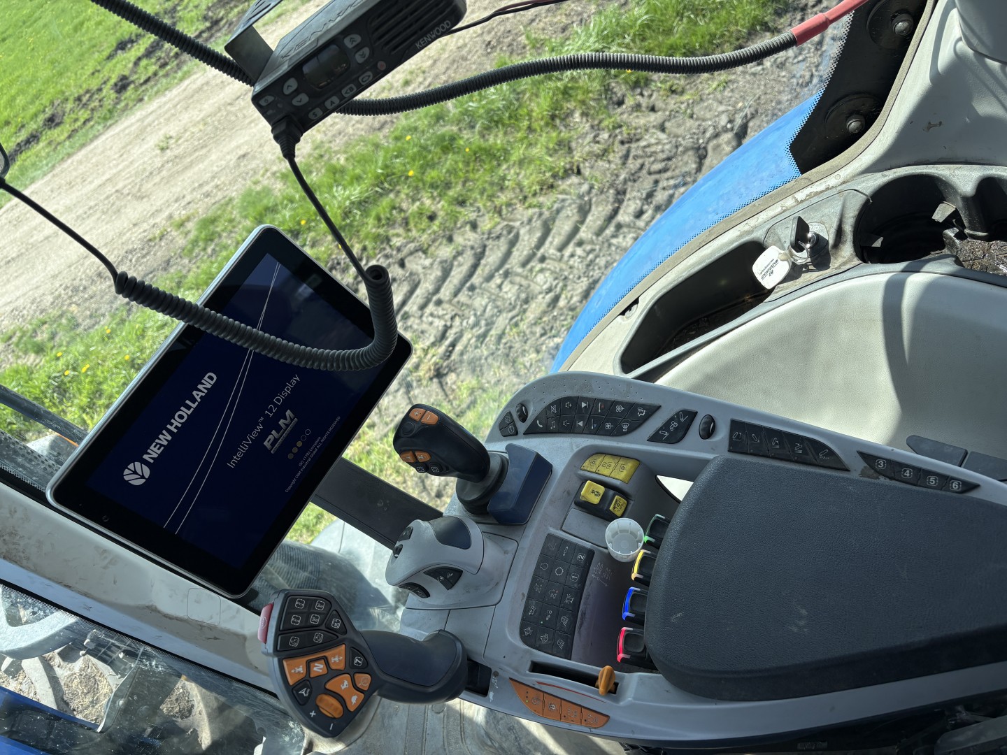 2025 New Holland T7.230 PLMI Tractor