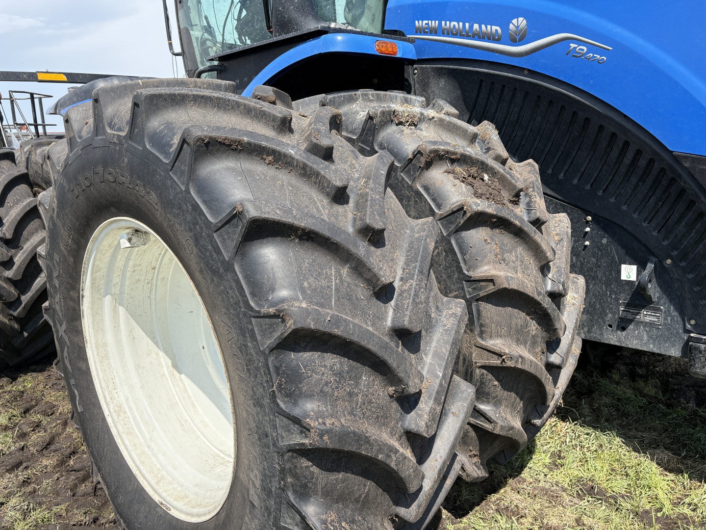 2025 New Holland T9.470 PLMI Tractor 4WD