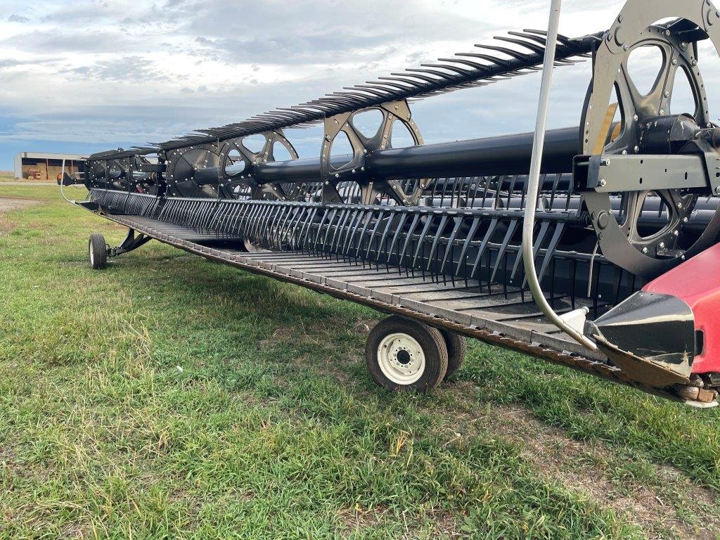 2019 MacDon FD140 Header Combine