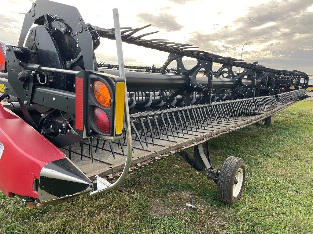 2019 MacDon FD140 Header Combine