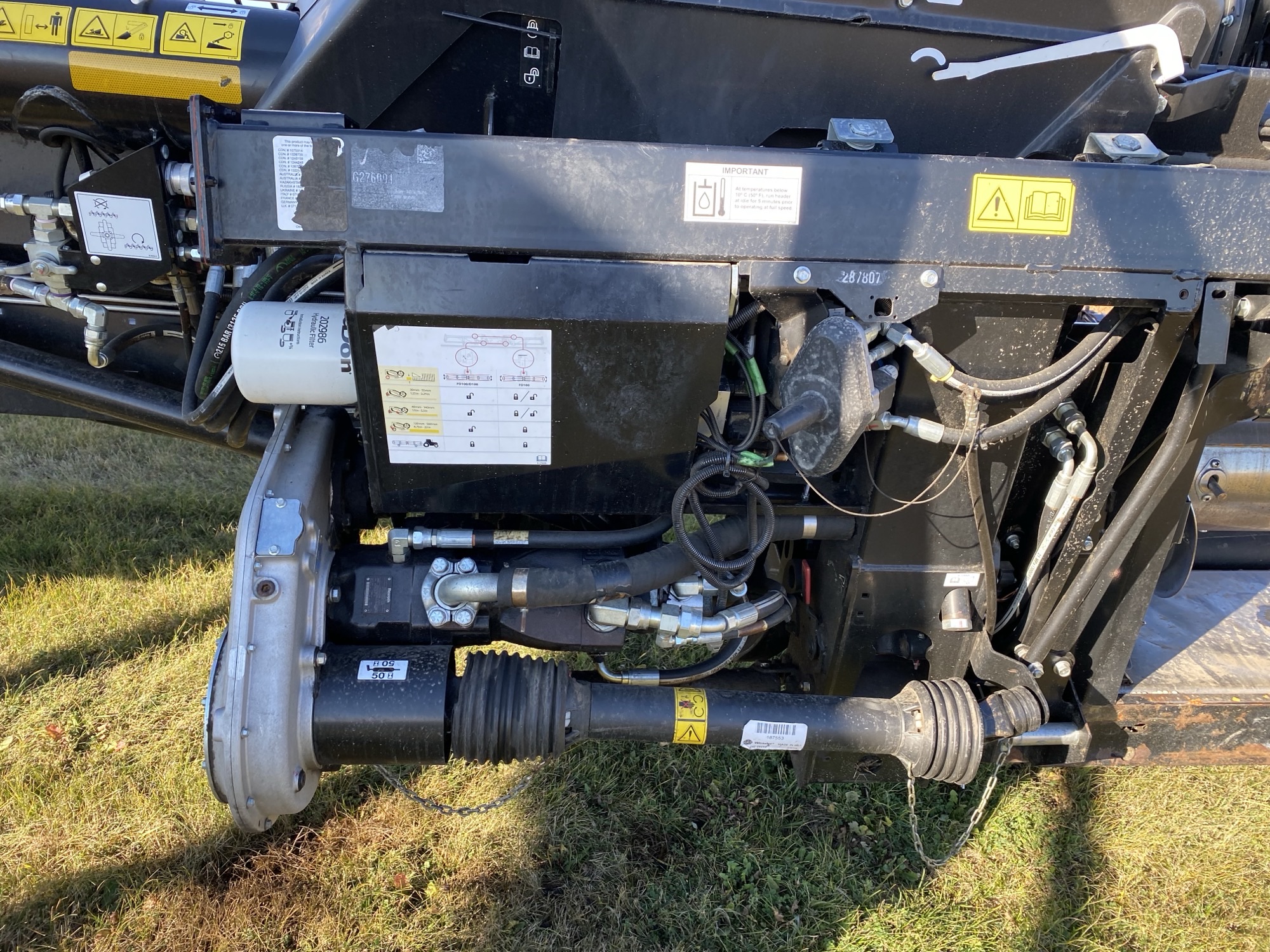 2018 MacDon FD145 - LEXION Header Combine