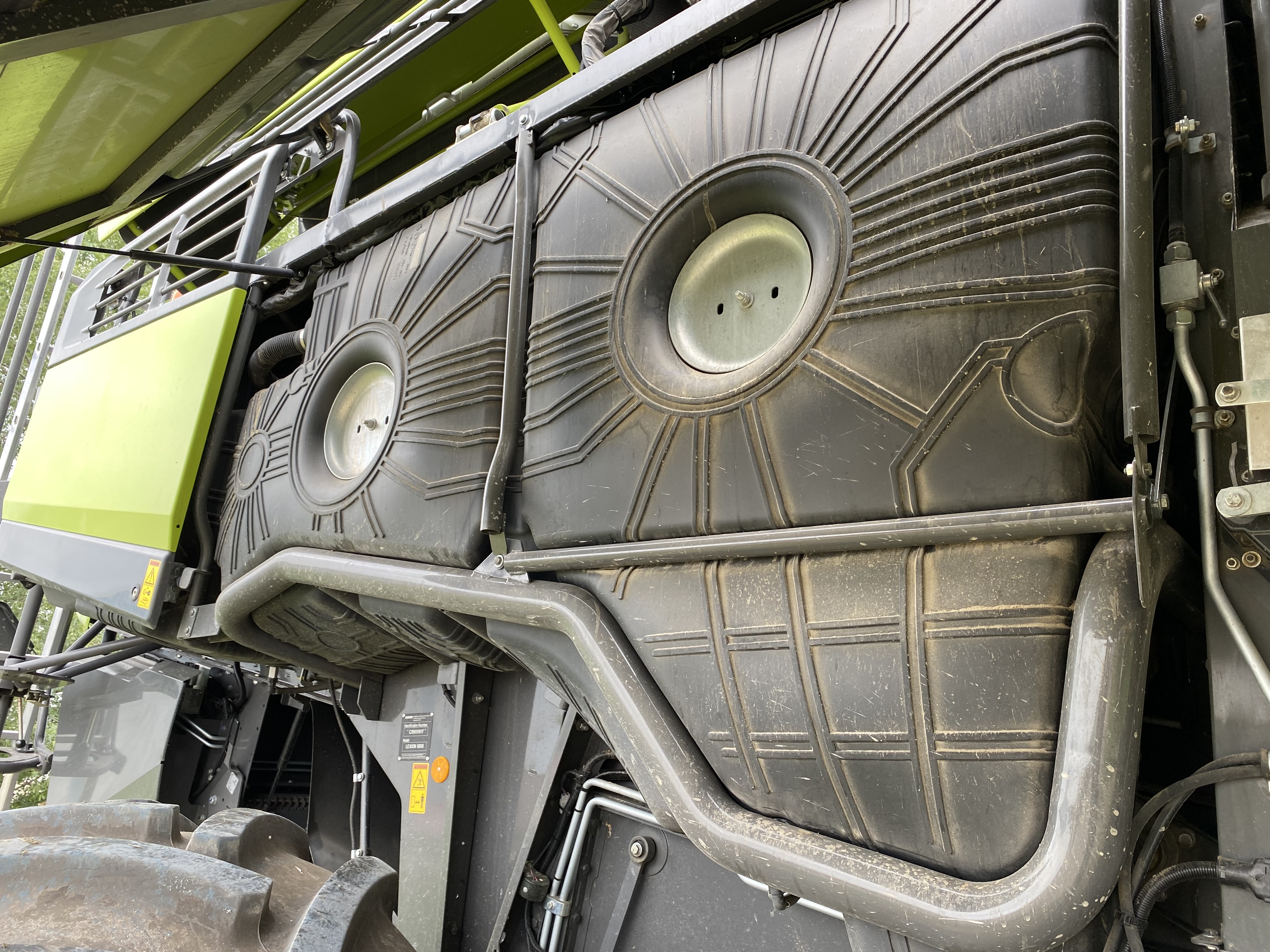 2022 CLAAS 8800TT small grains Combine