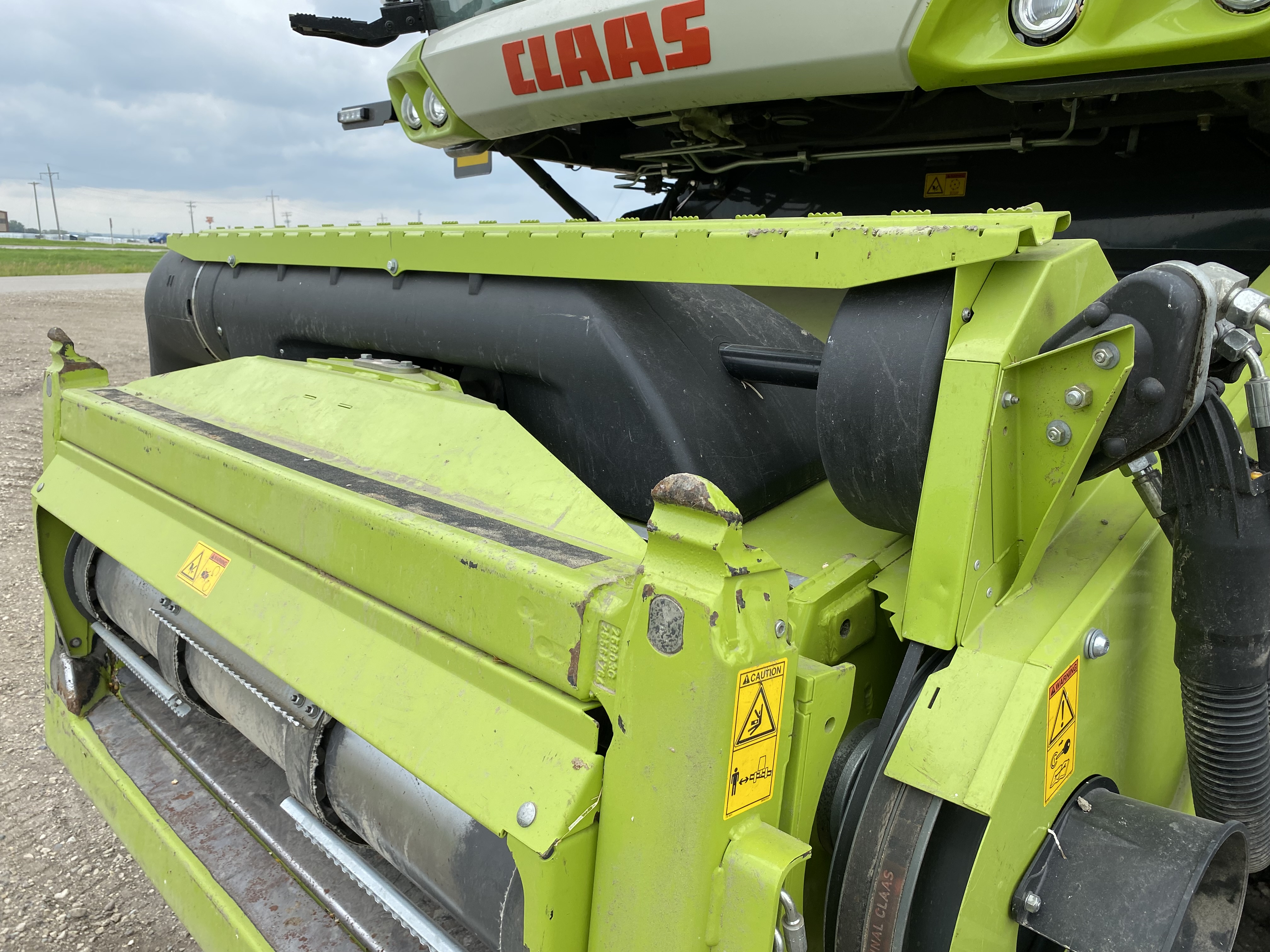 2022 CLAAS 8800TT small grains Combine