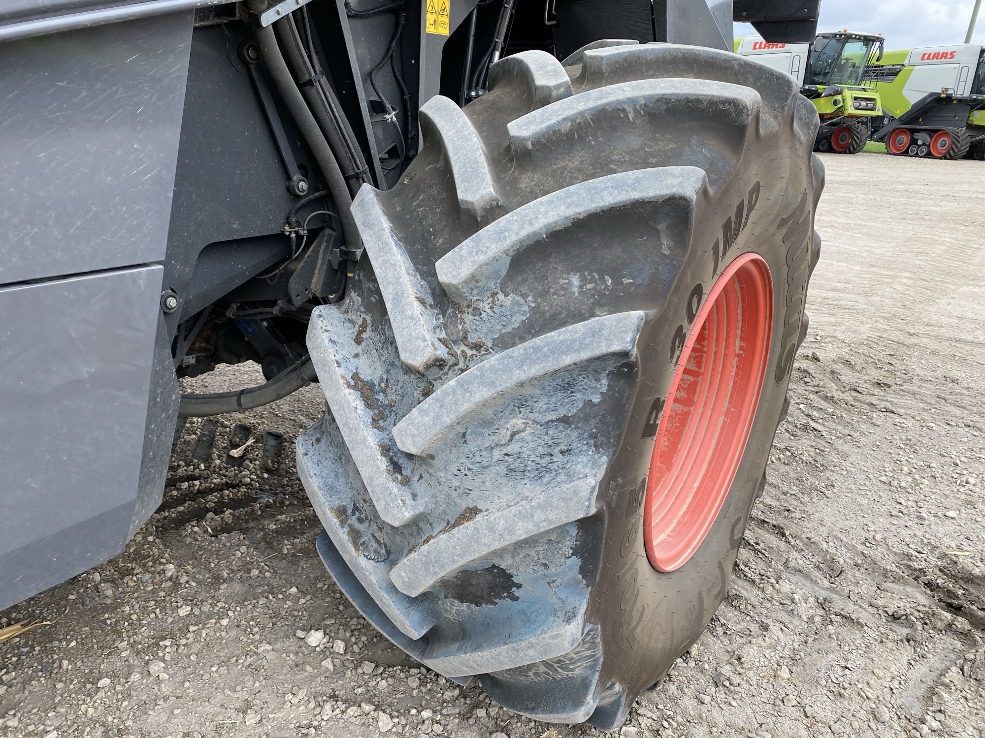 2022 CLAAS 8800TT small grains Combine