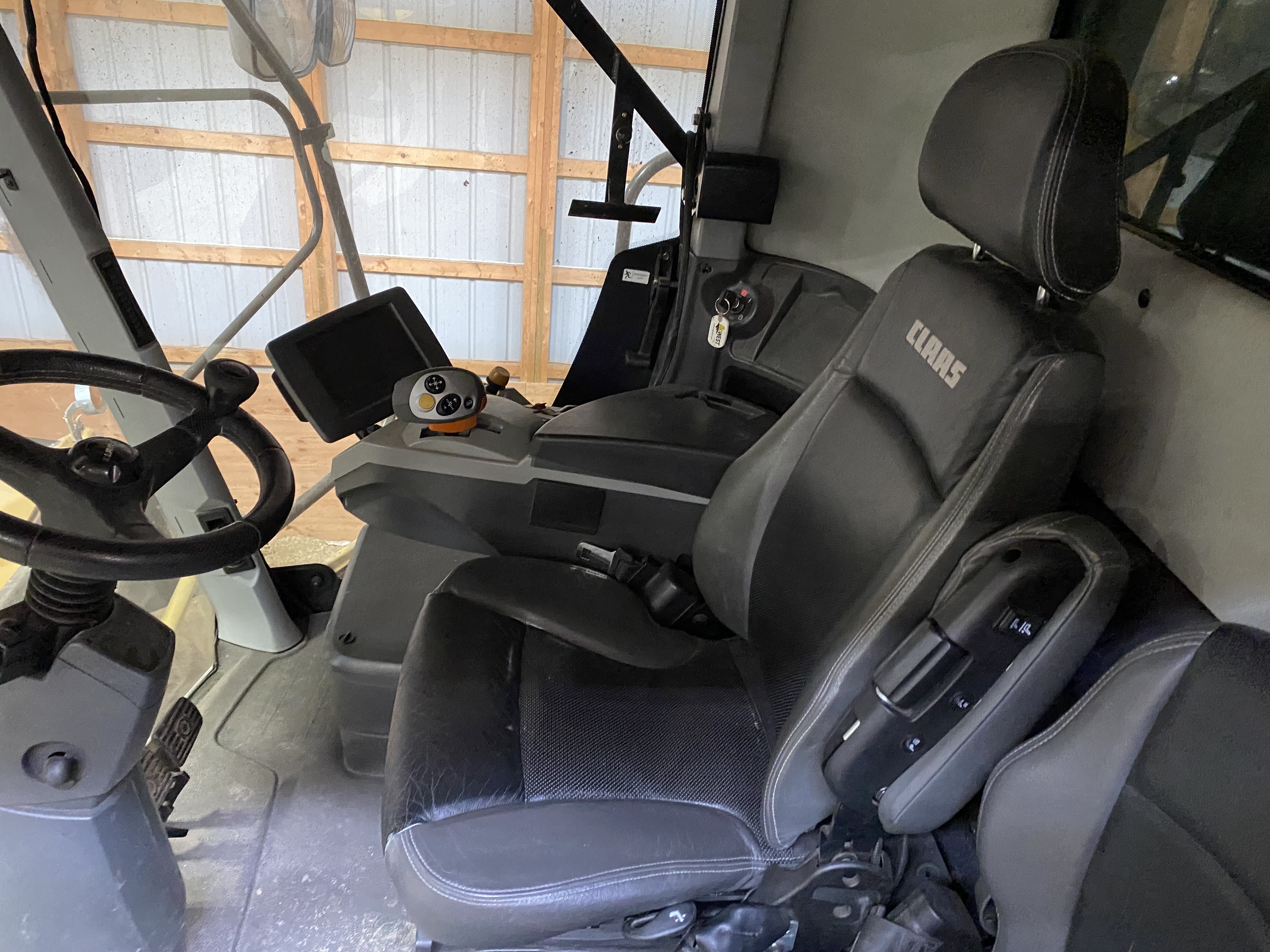 2017 CLAAS 760TT Combine