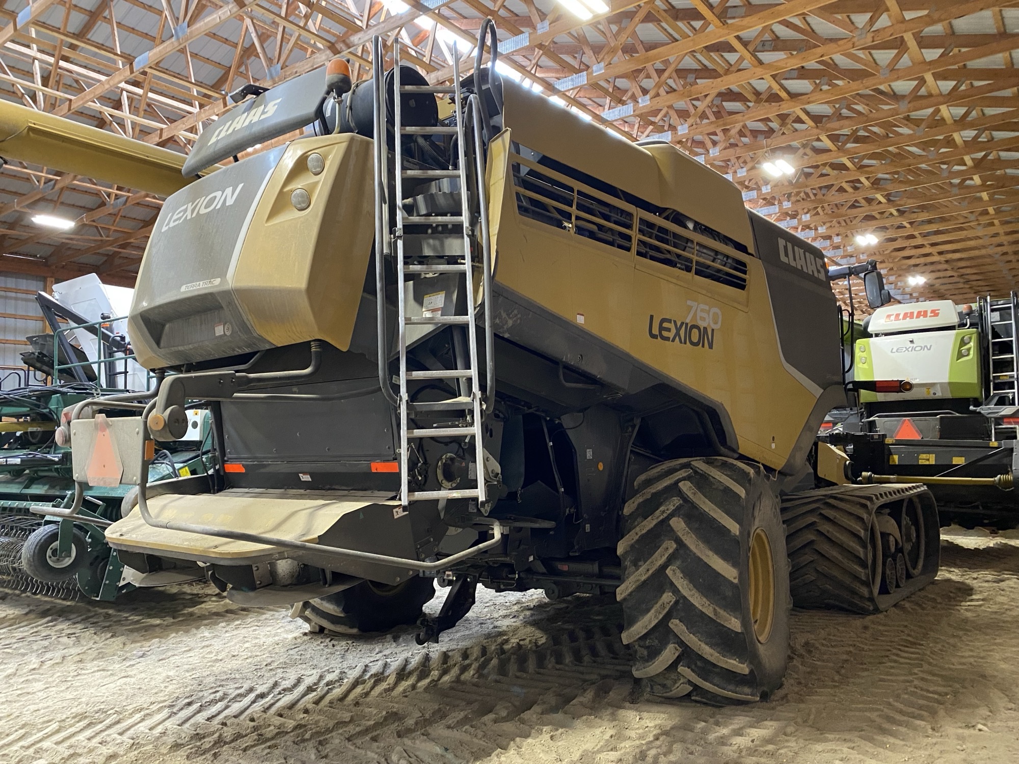 2017 CLAAS 760TT Combine
