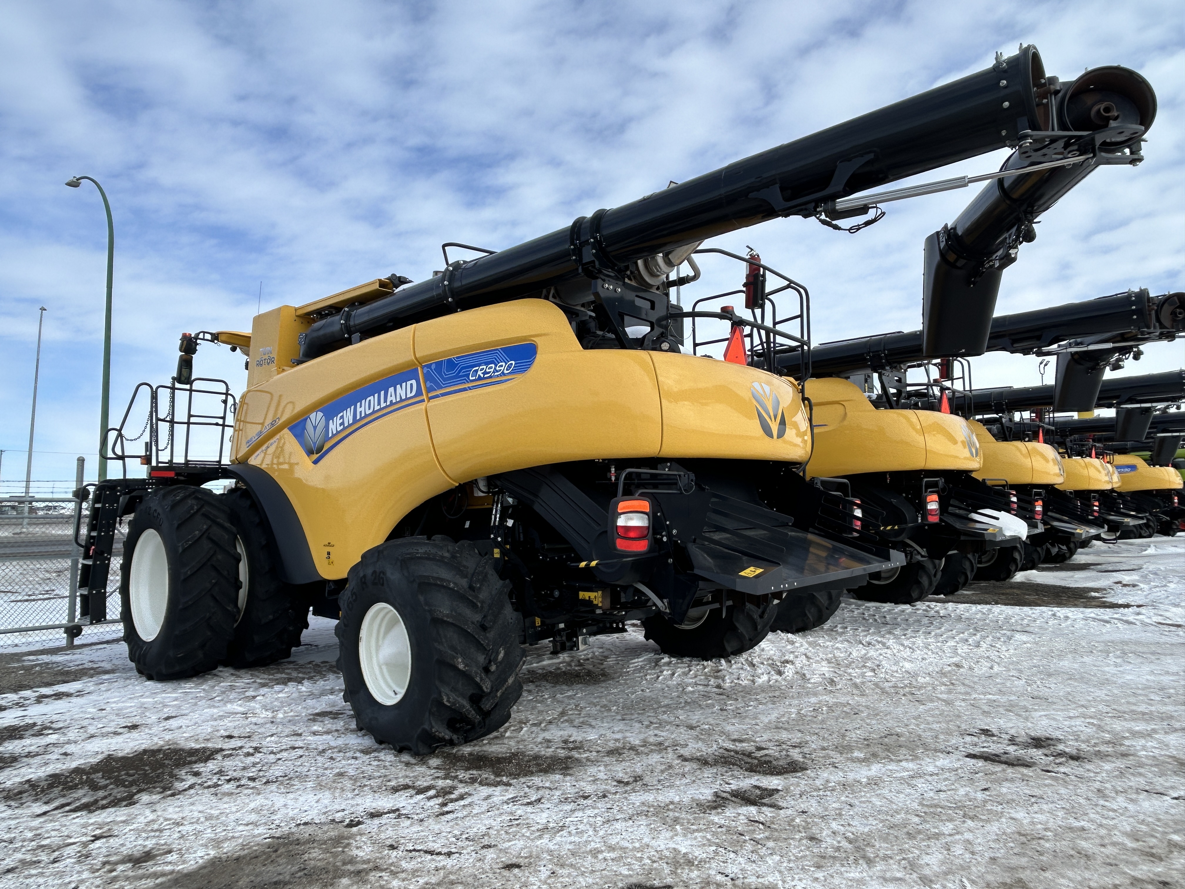 2023 New Holland CR9.90Z Combine
