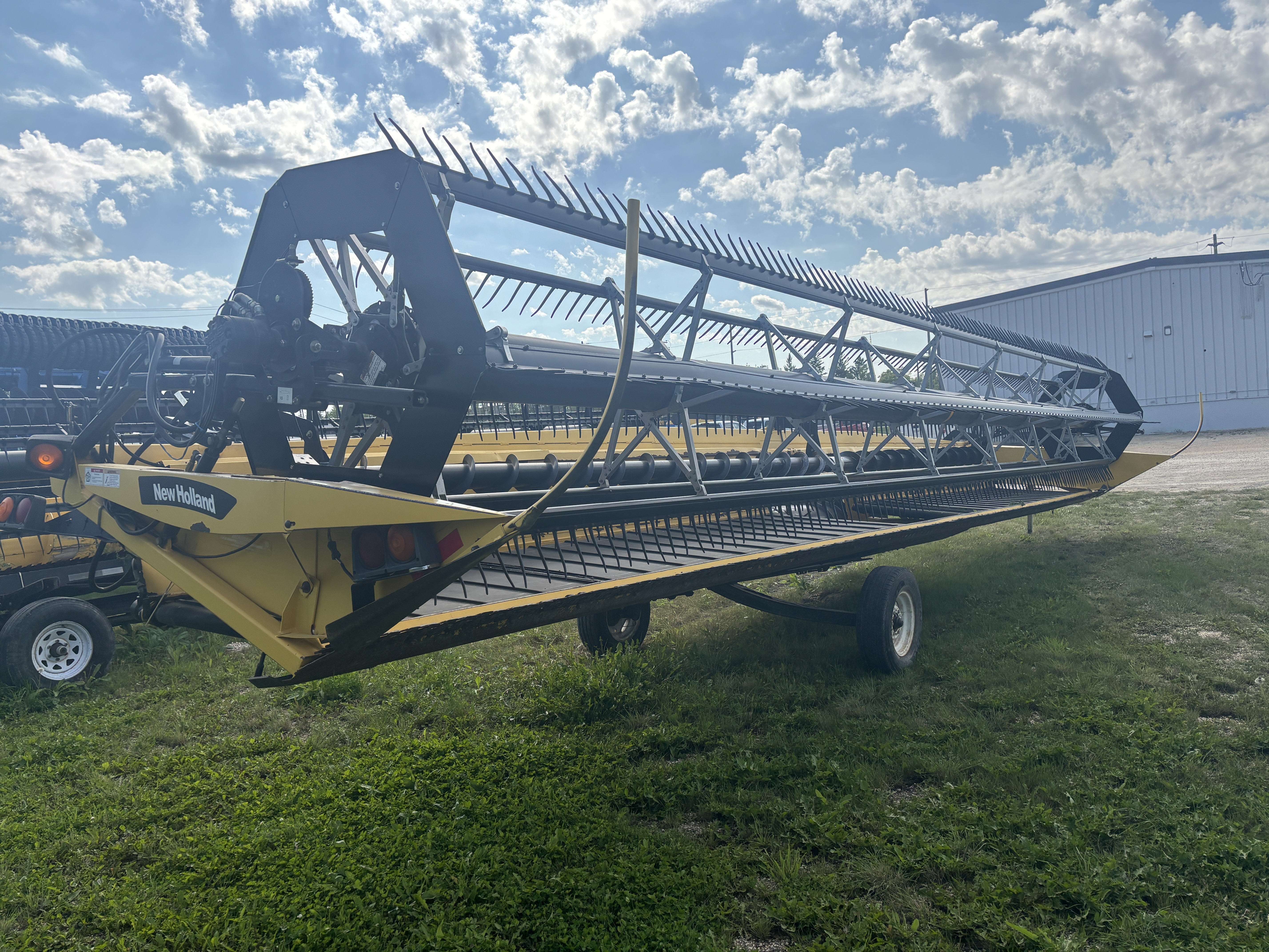 2004 New Holland 94C-36 Header Draper