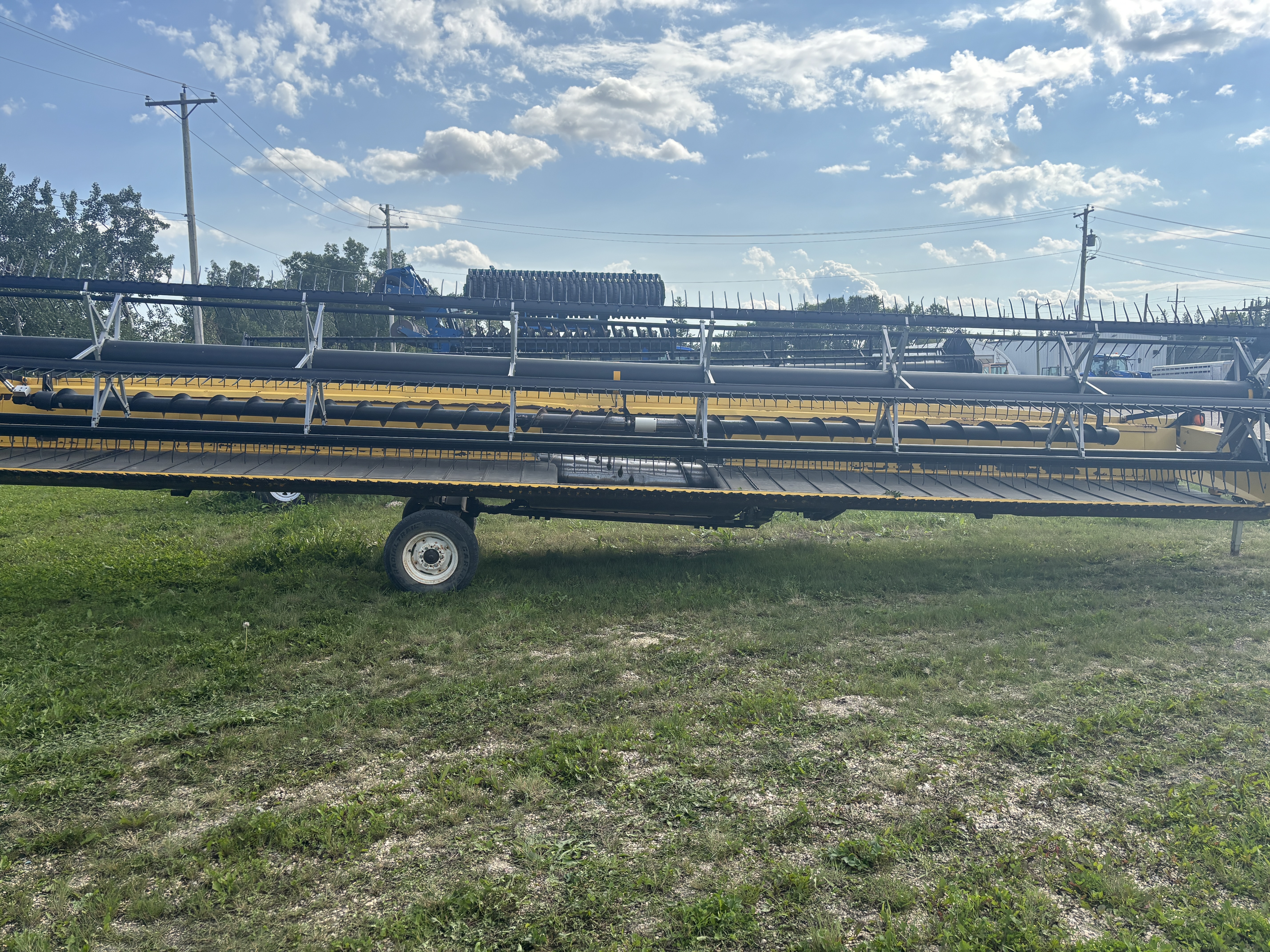 2004 New Holland 94C-36 Header Draper