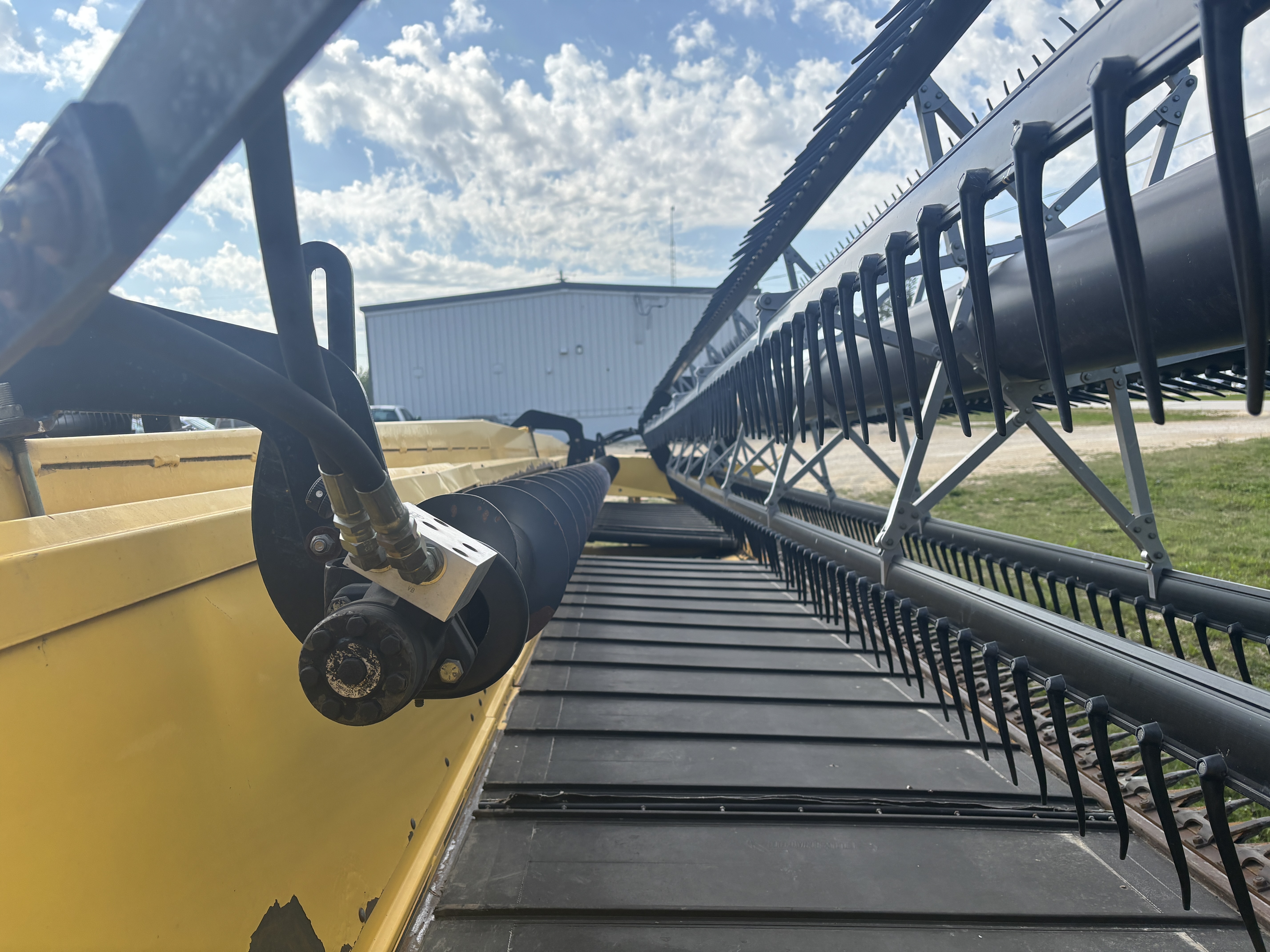 2004 New Holland 94C-36 Header Draper