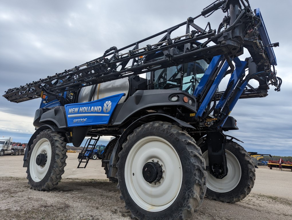 2023 New Holland SP.370F Sprayer/High Clearance