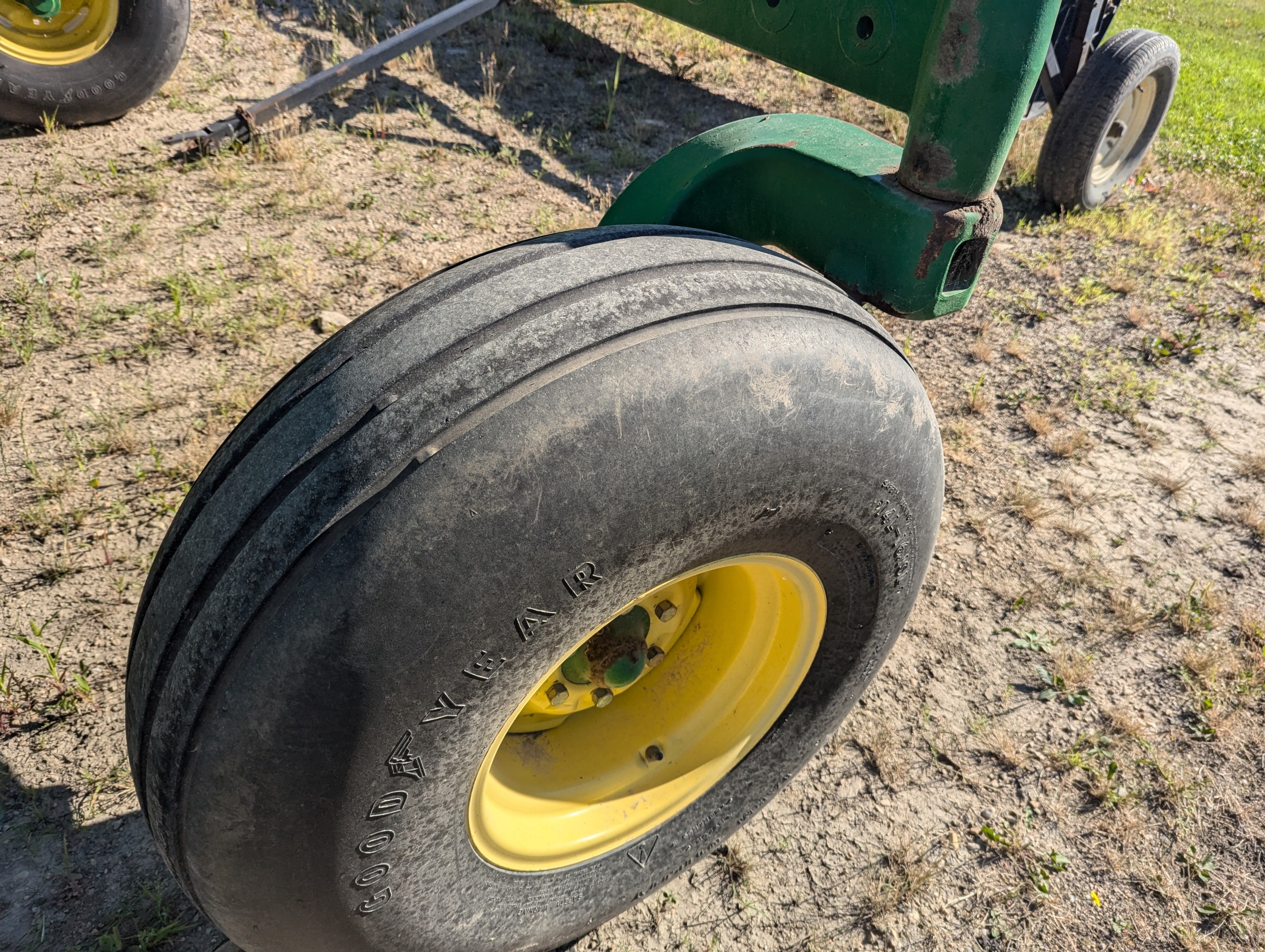 2007 John Deere 4895 Windrower