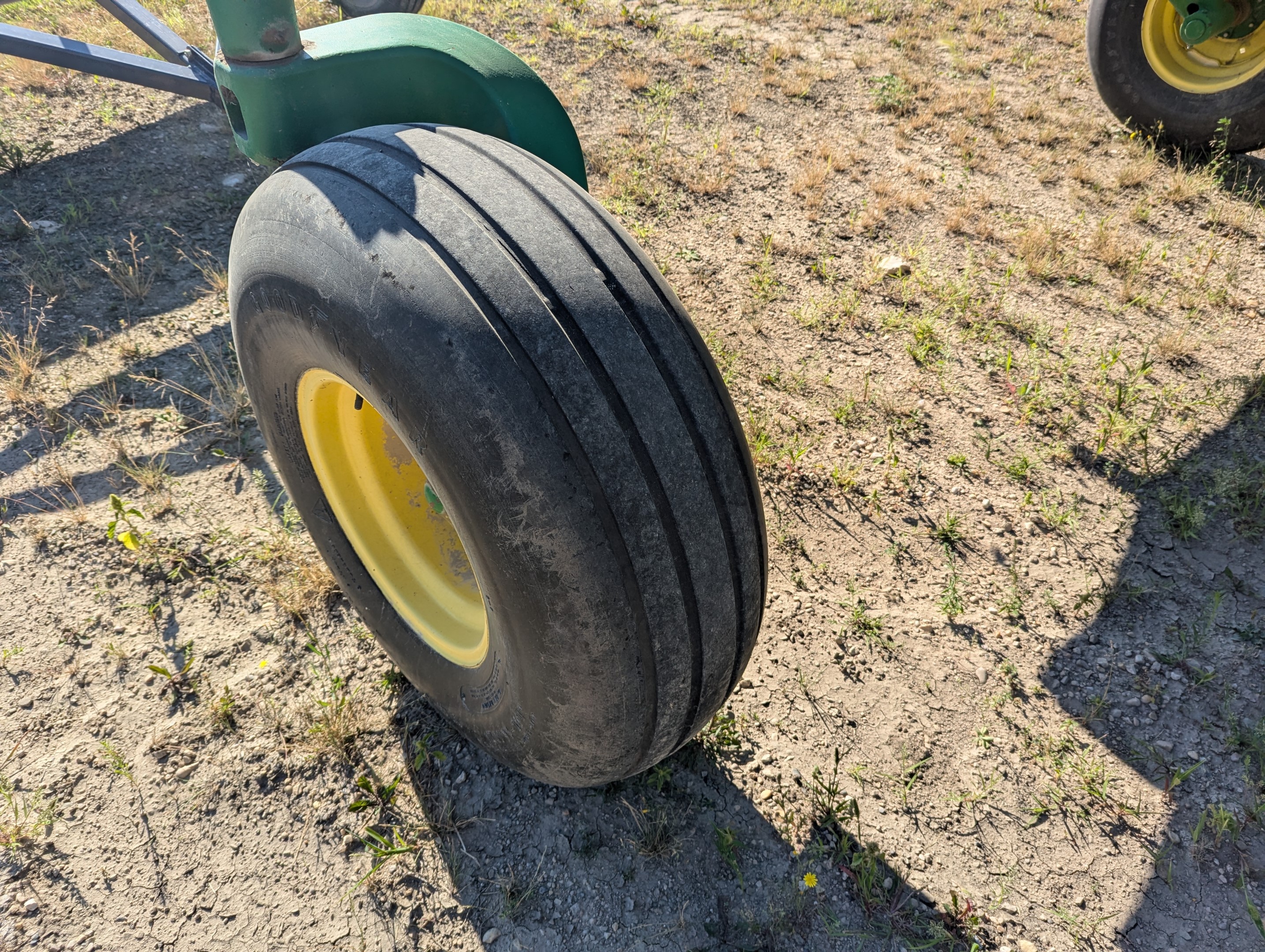 2007 John Deere 4895 Windrower