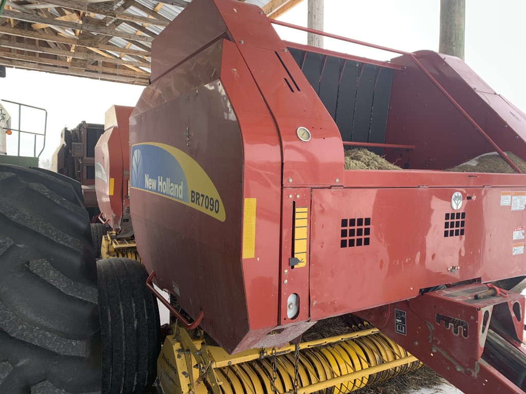 2011 New Holland BR7090 Baler/Round