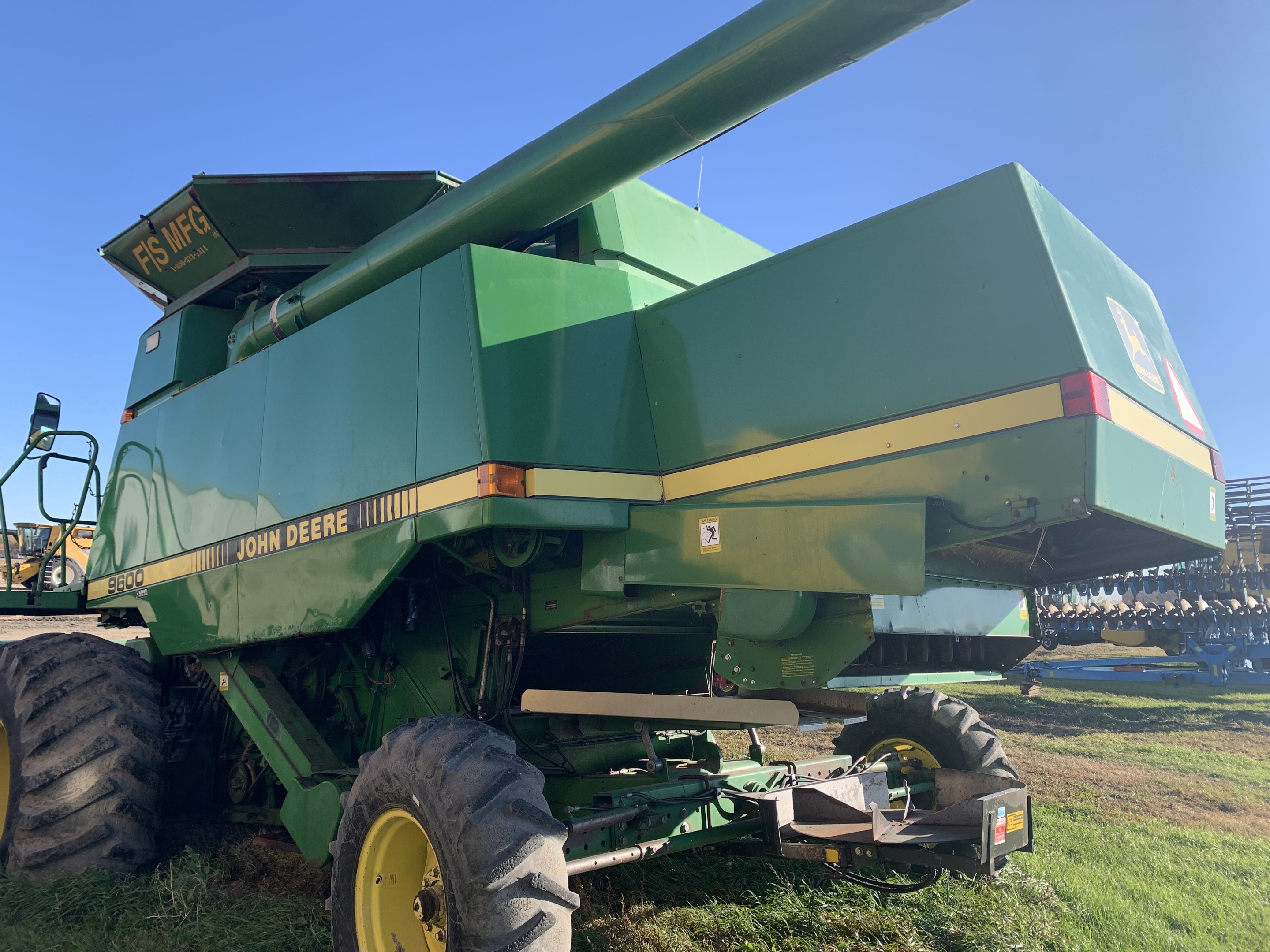 1993 John Deere 9600 Combine