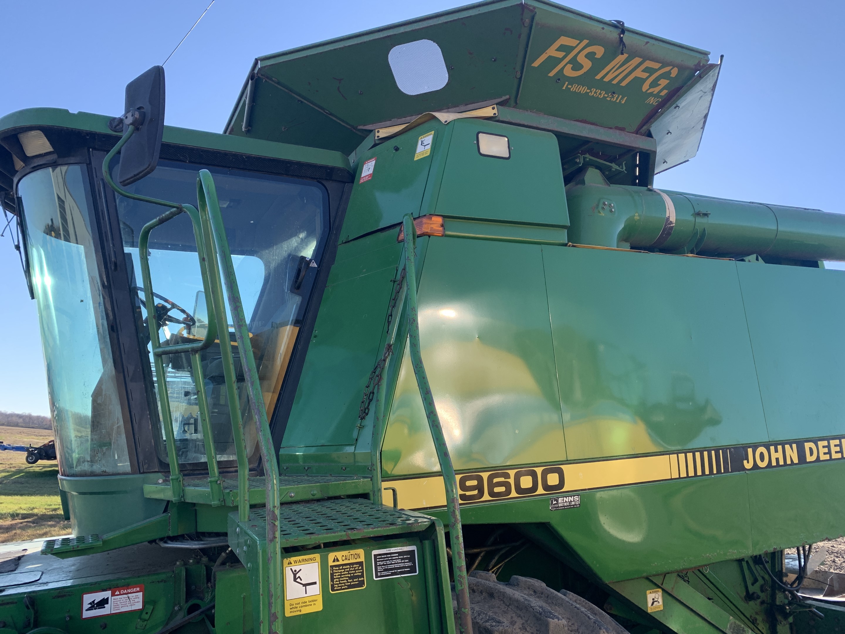 1993 John Deere 9600 Combine