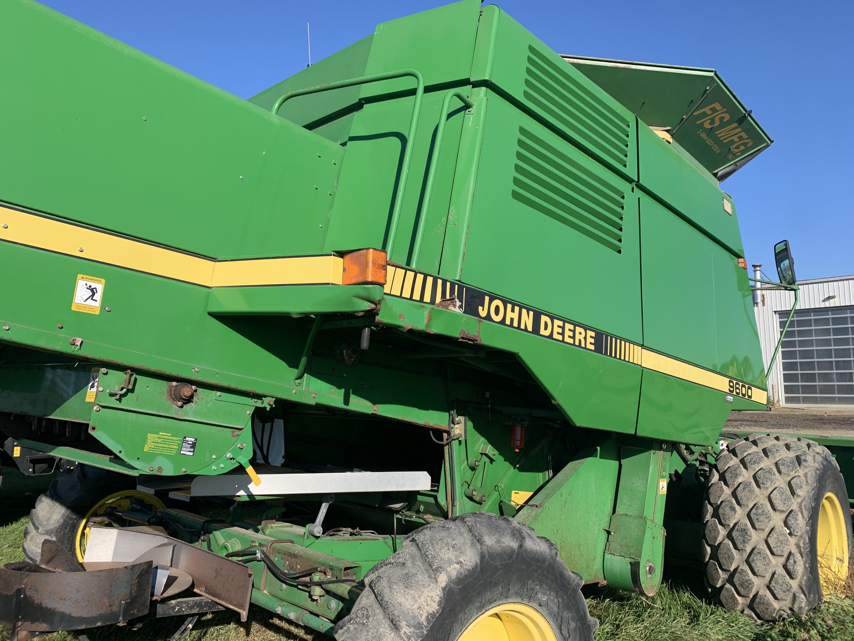 1993 John Deere 9600 Combine