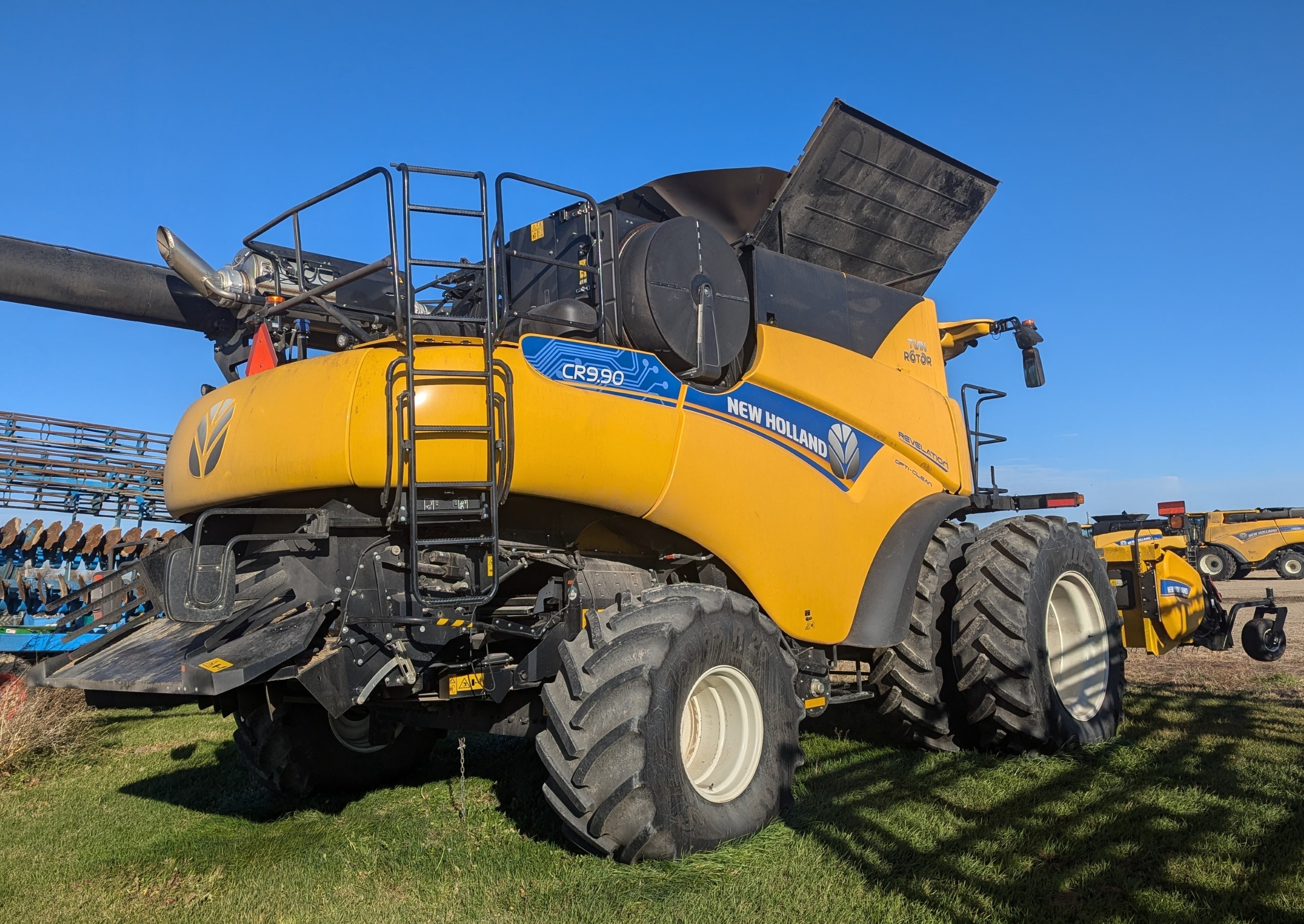 2022 New Holland CR9.90Z Combine