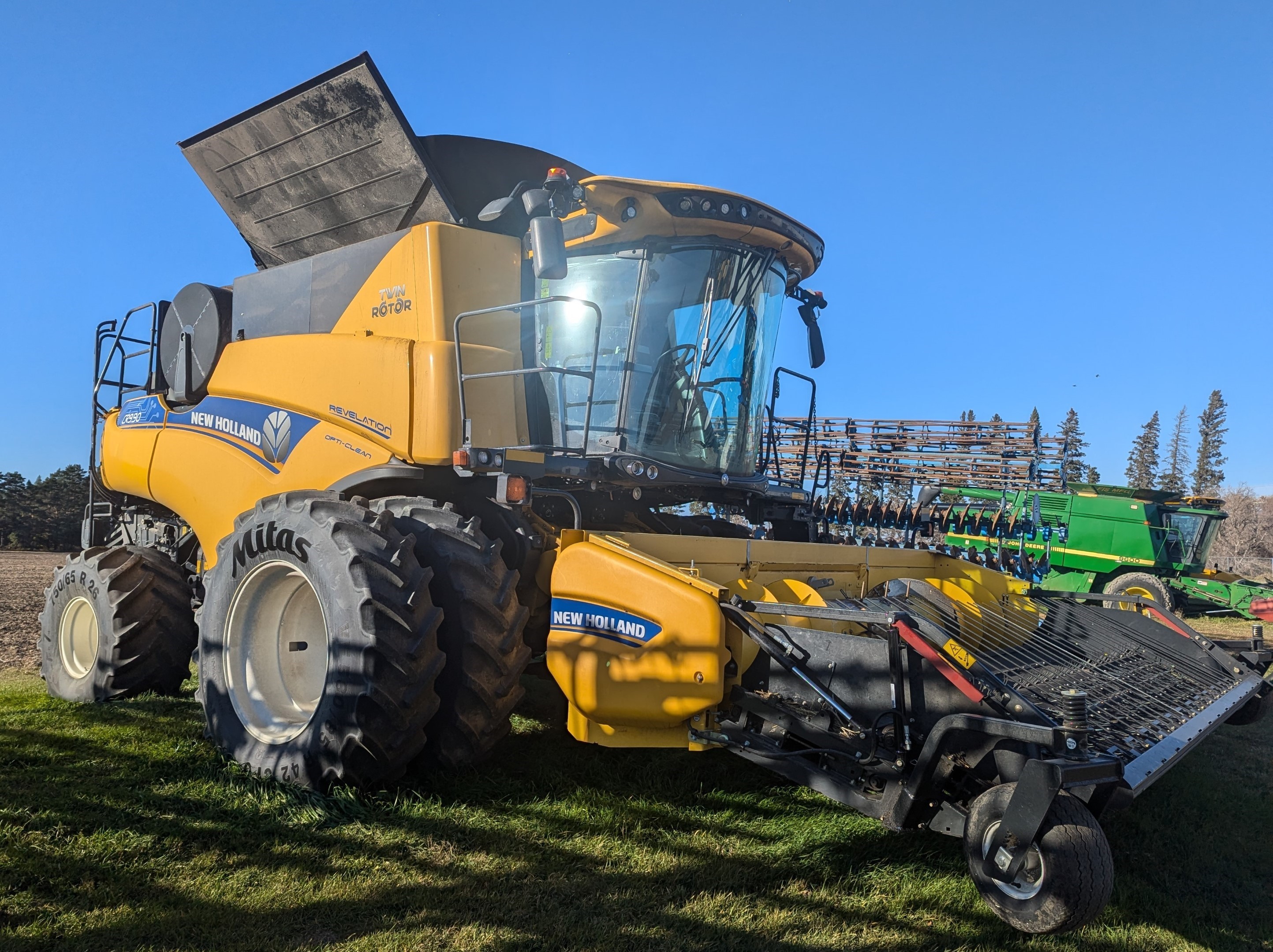 2022 New Holland CR9.90Z Combine