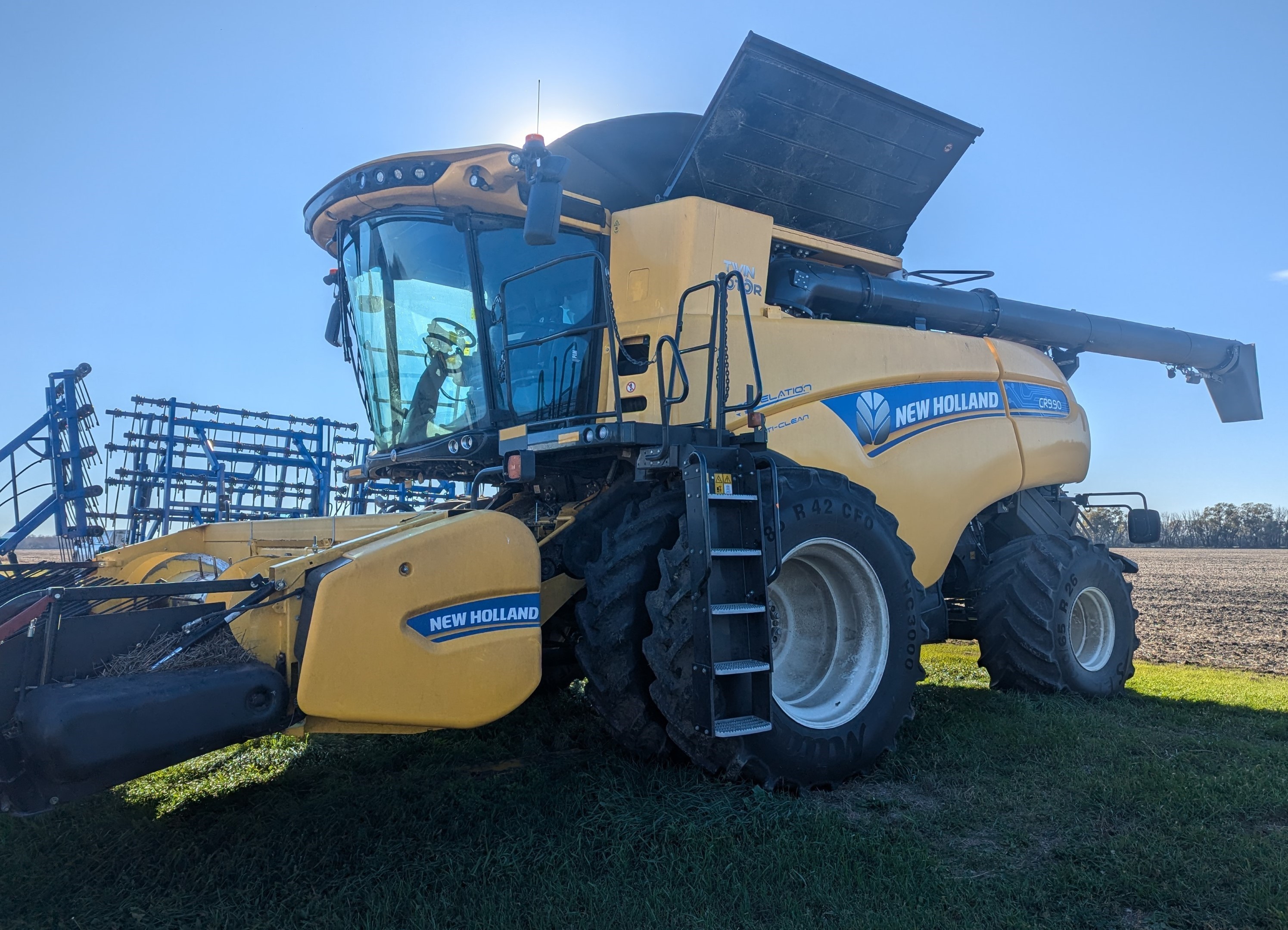 2022 New Holland CR9.90Z Combine