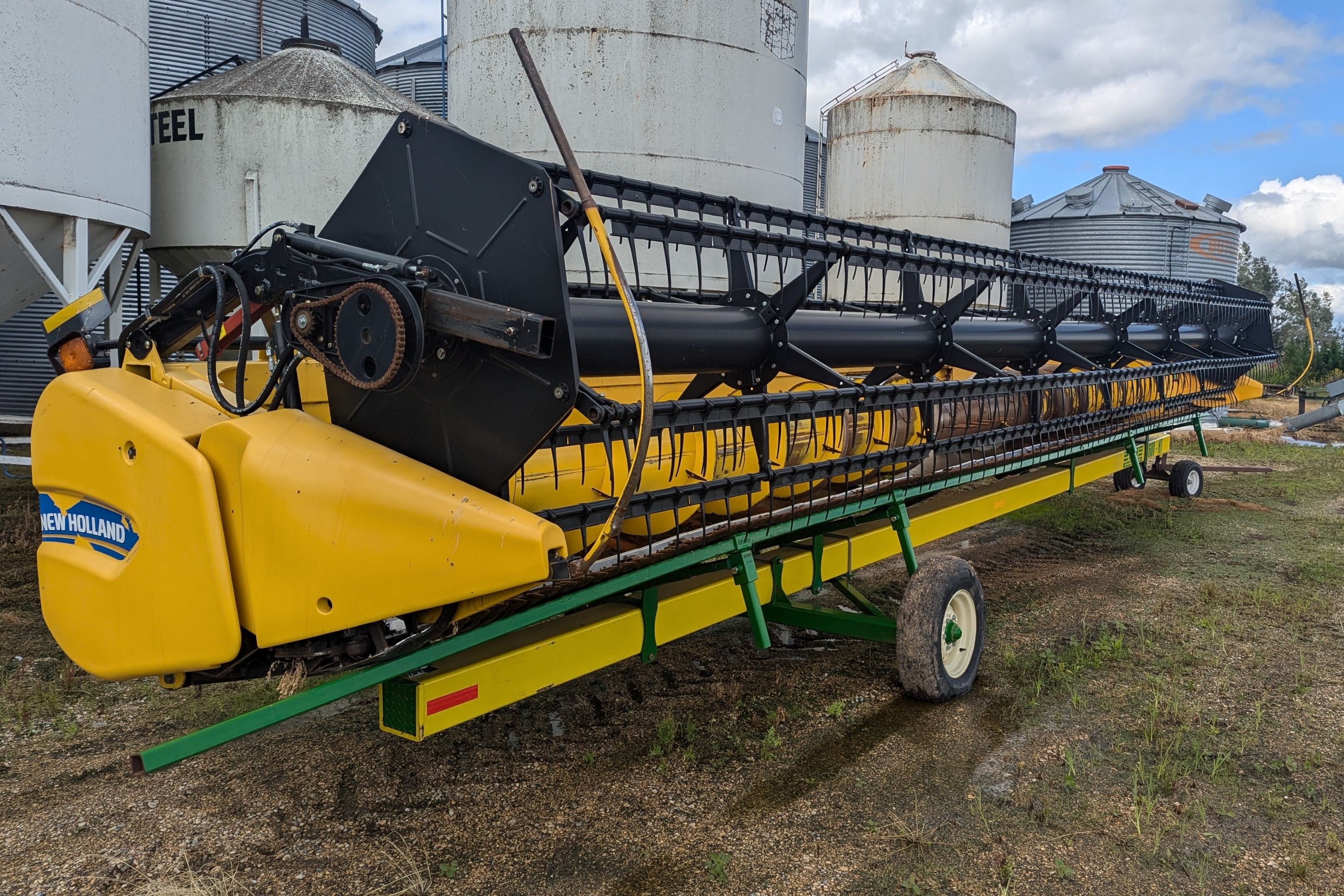 2013 New Holland 740CF-35F Header Flex