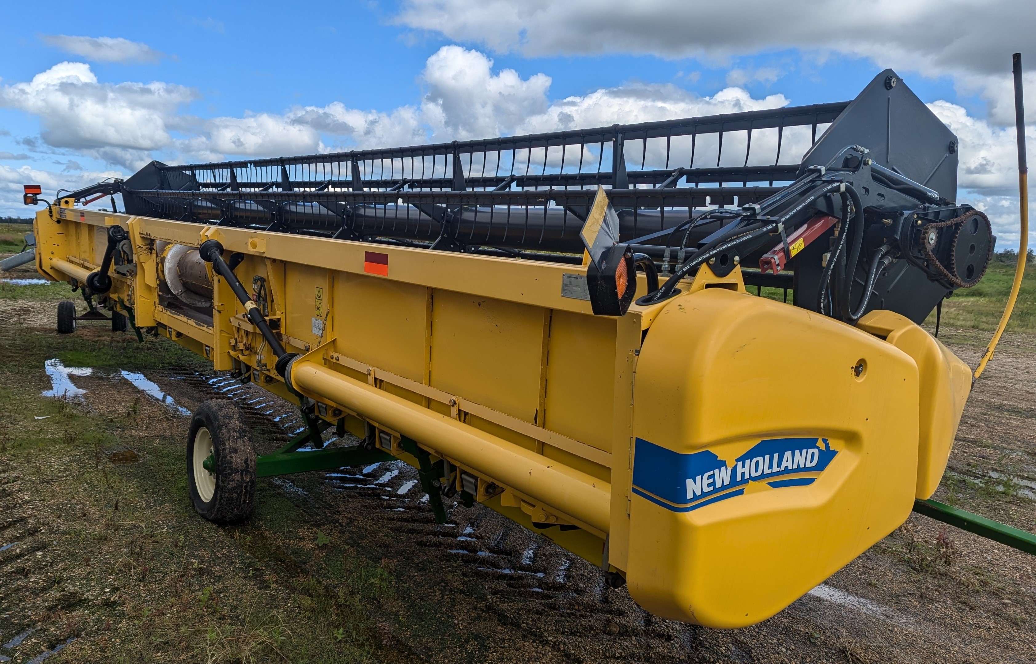 2013 New Holland 740CF-35F Header Flex