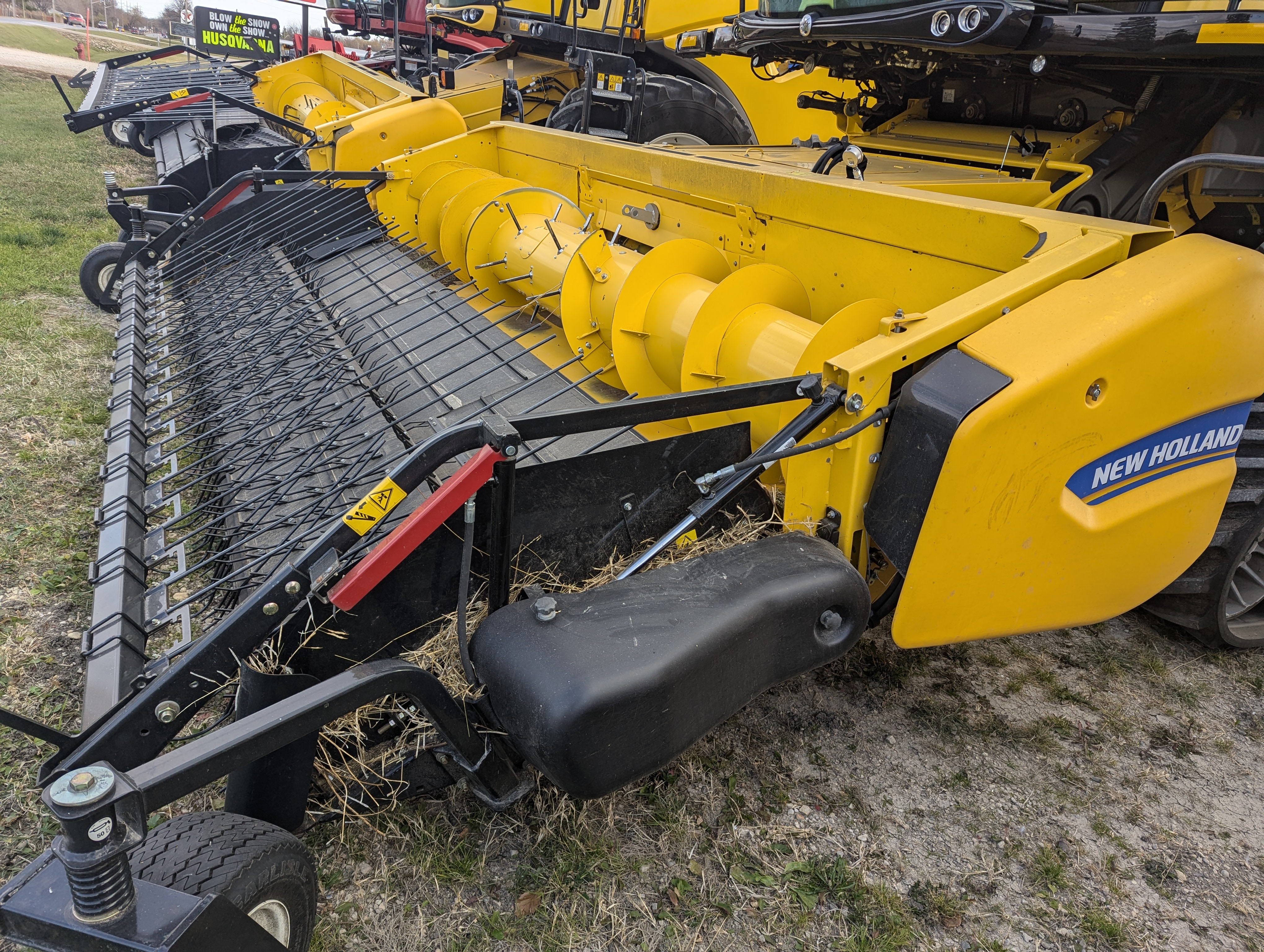 2022 New Holland 790CP-15 Header Pickup