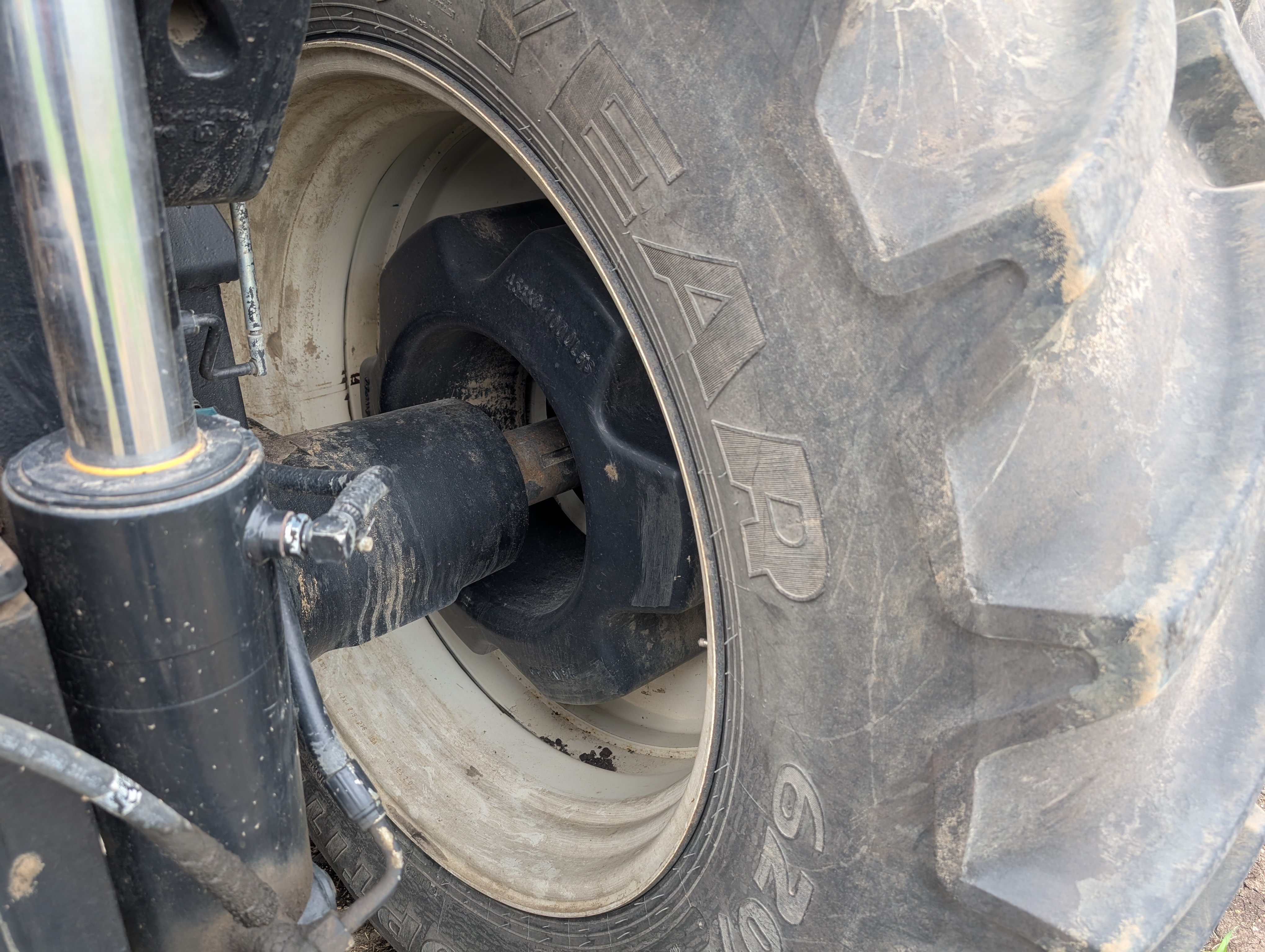 2015 New Holland T8.410 Tractor