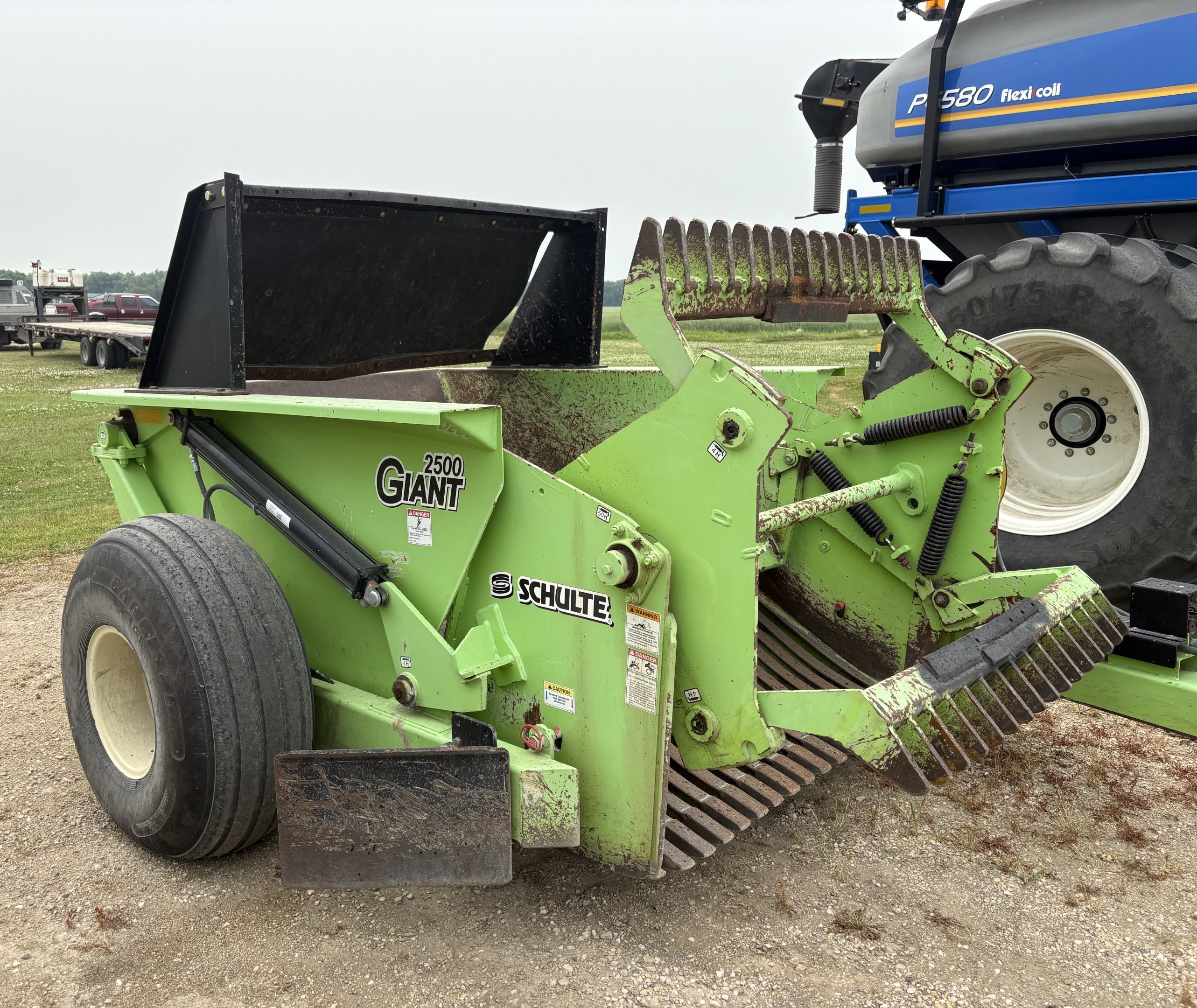 2014 Schulte 2500 Rock Picker