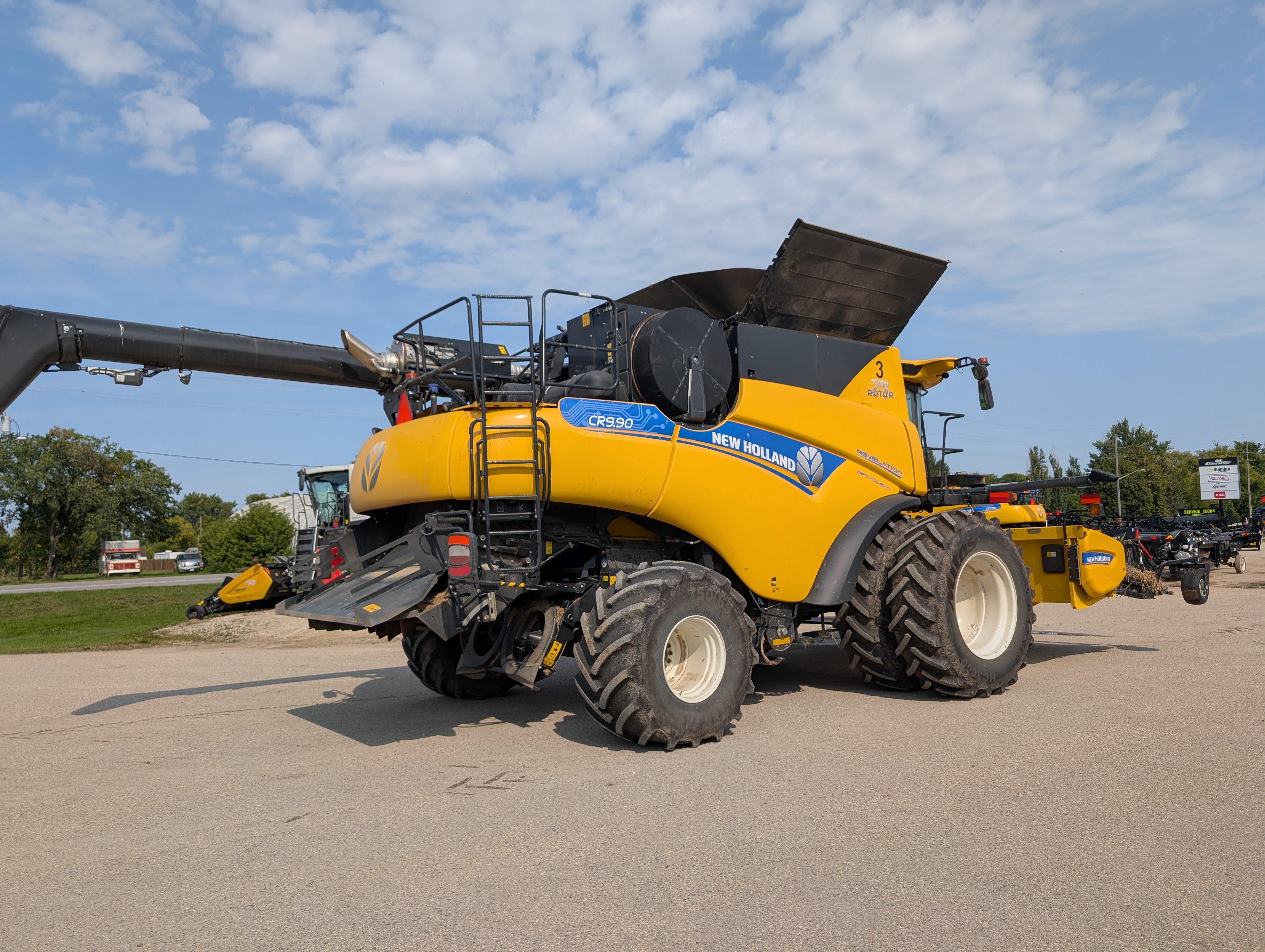 2023 New Holland CR9.90Z Combine