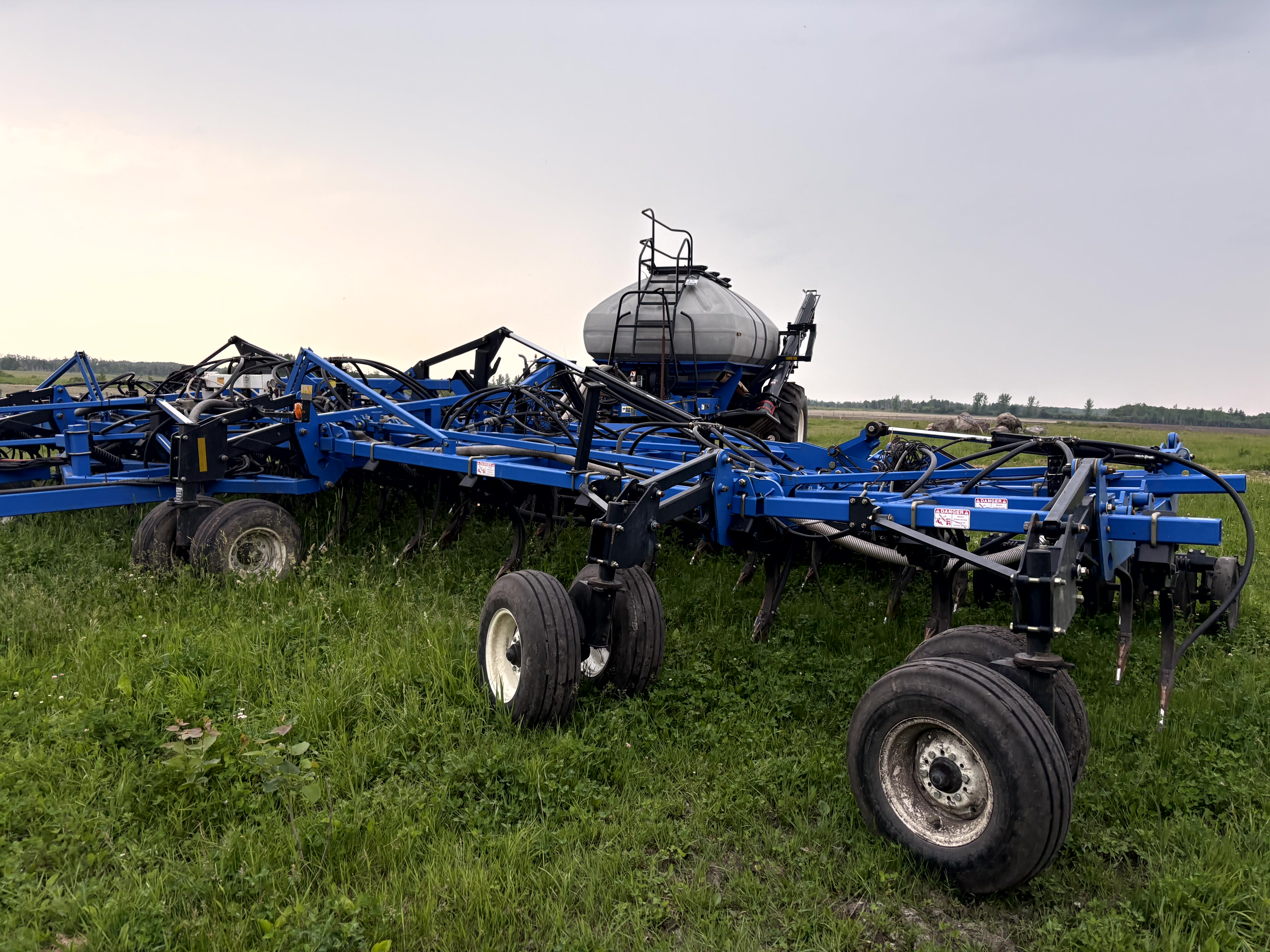 2010 New Holland P2050 Air Drill