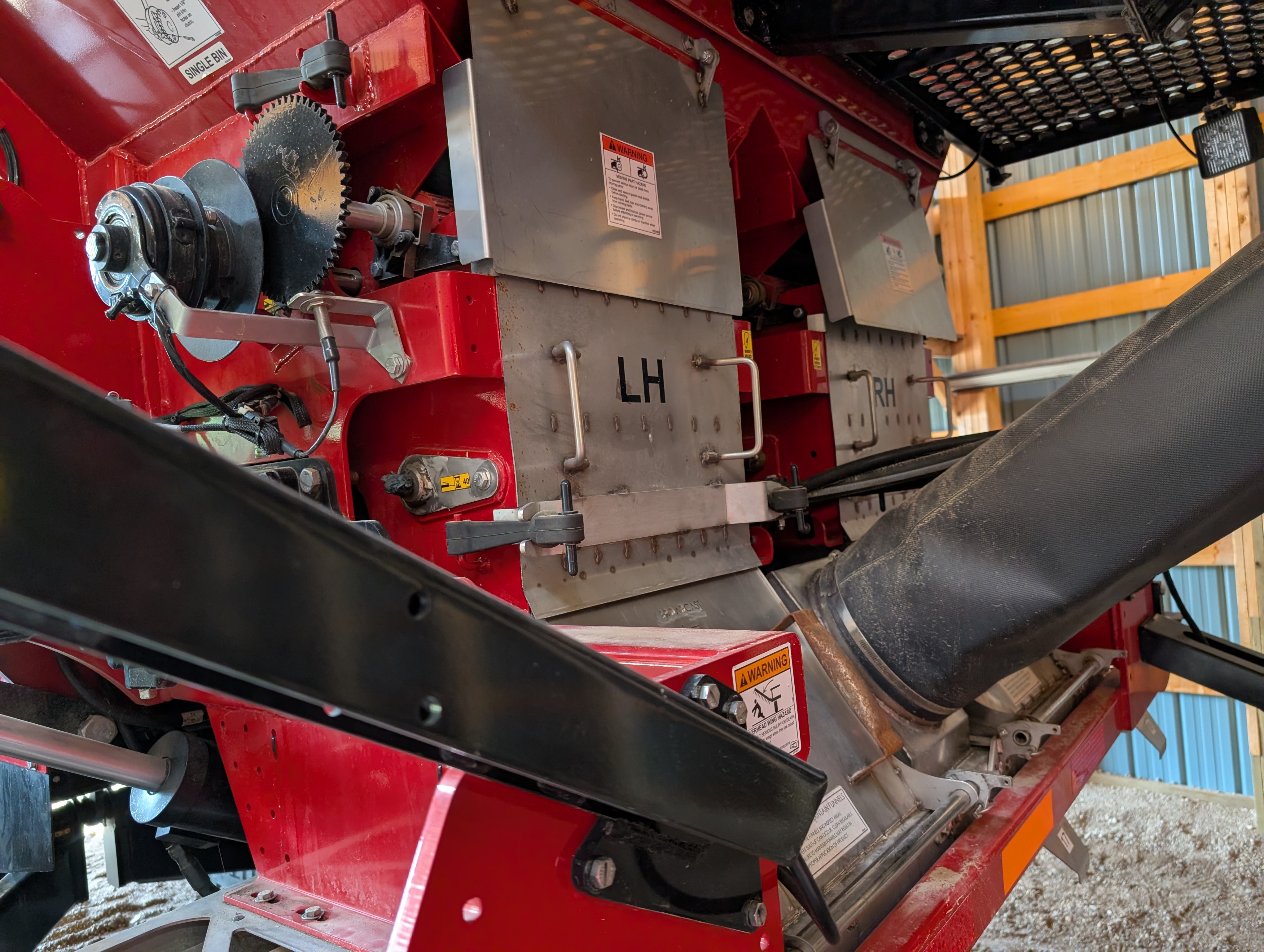 2023 Salford VALMAR 9620 Fertilizer Spreader