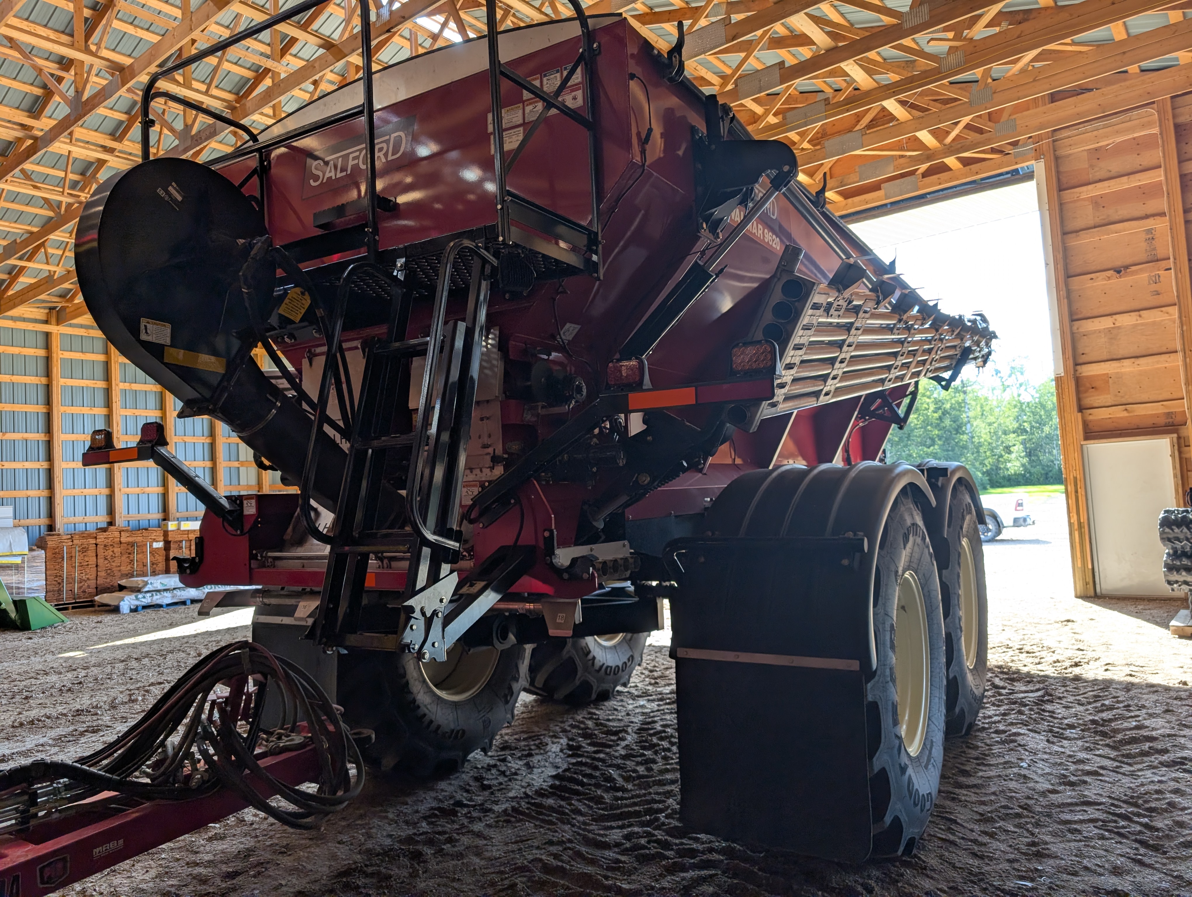 2023 Salford VALMAR 9620 Fertilizer Spreader