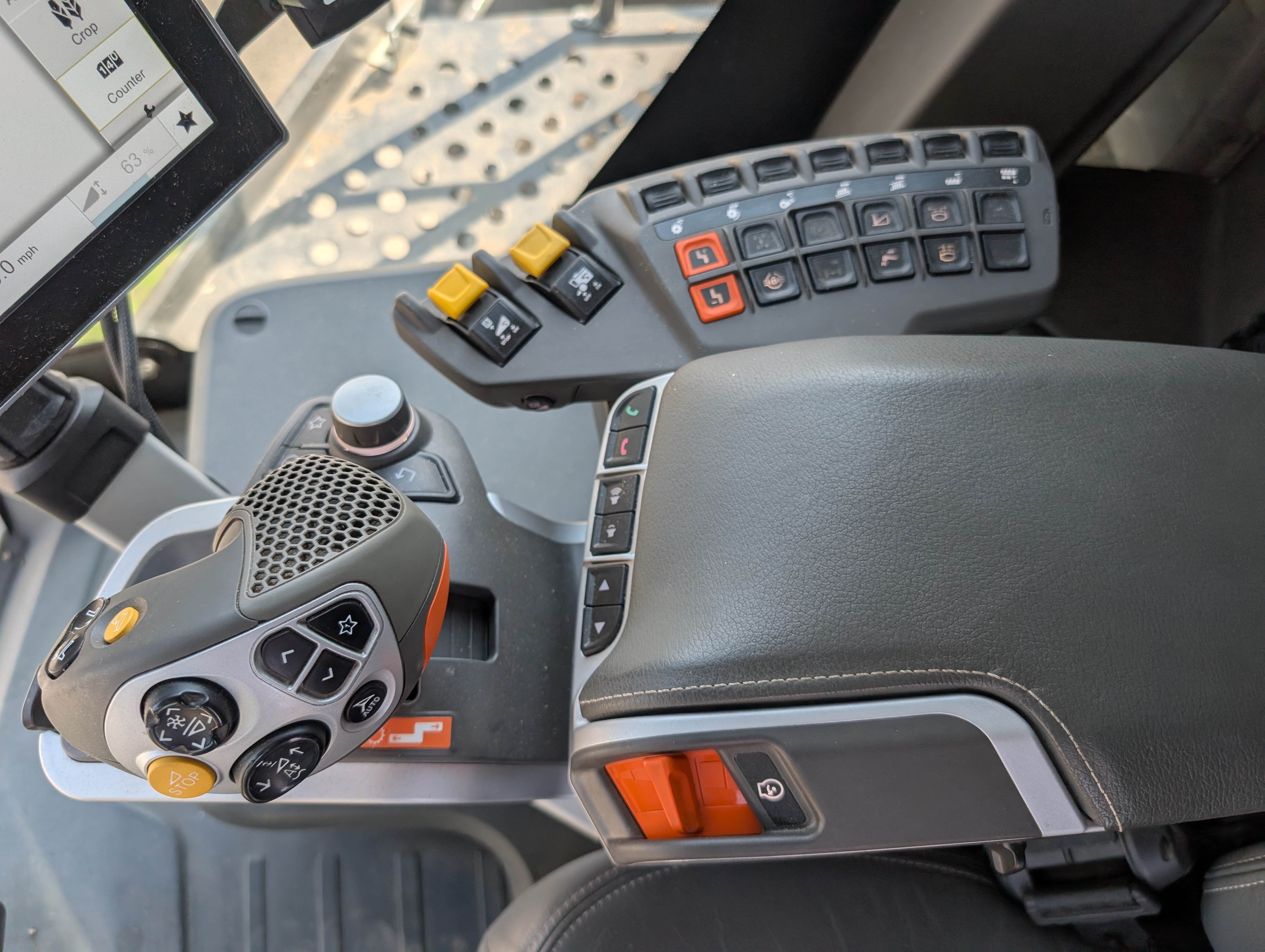 2022 CLAAS 8700 Combine