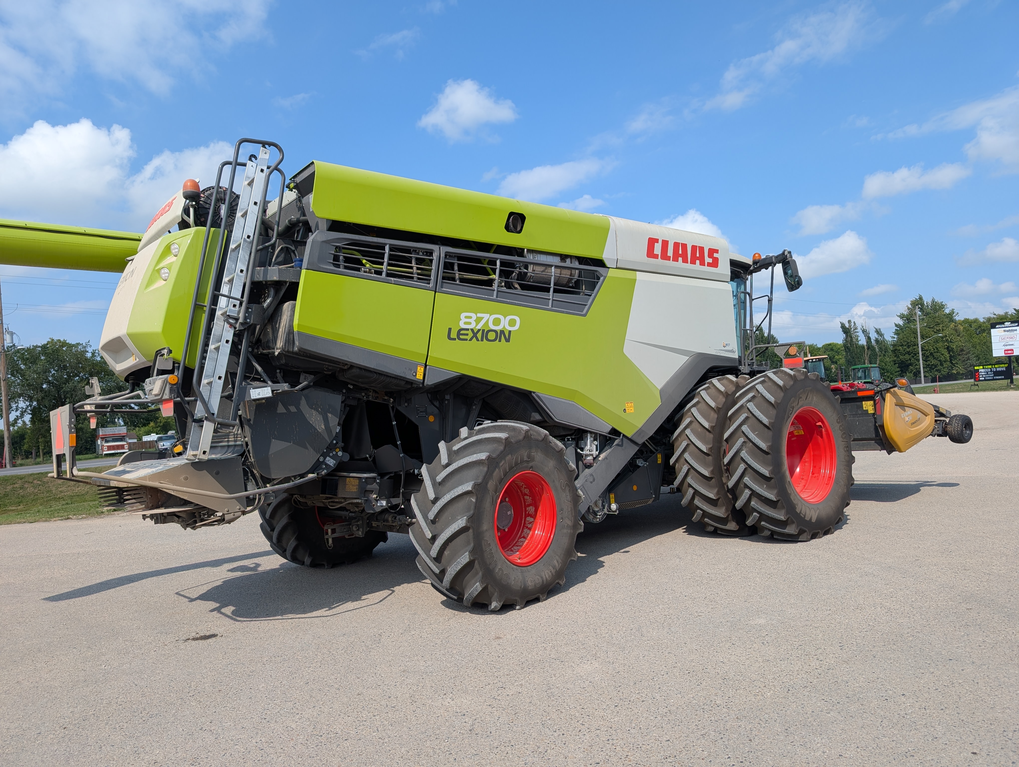 2022 CLAAS 8700 Combine