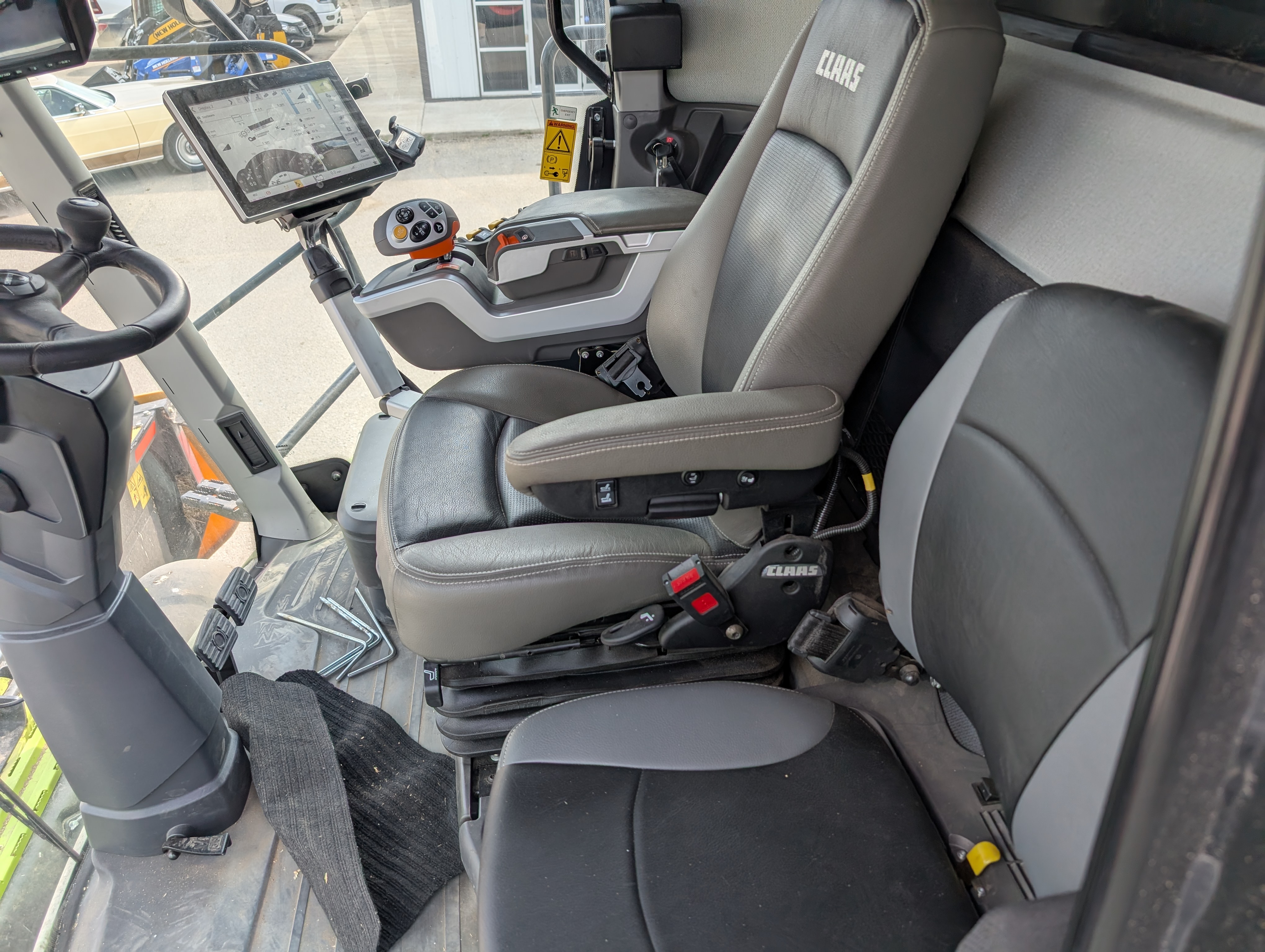 2022 CLAAS 8700 Combine