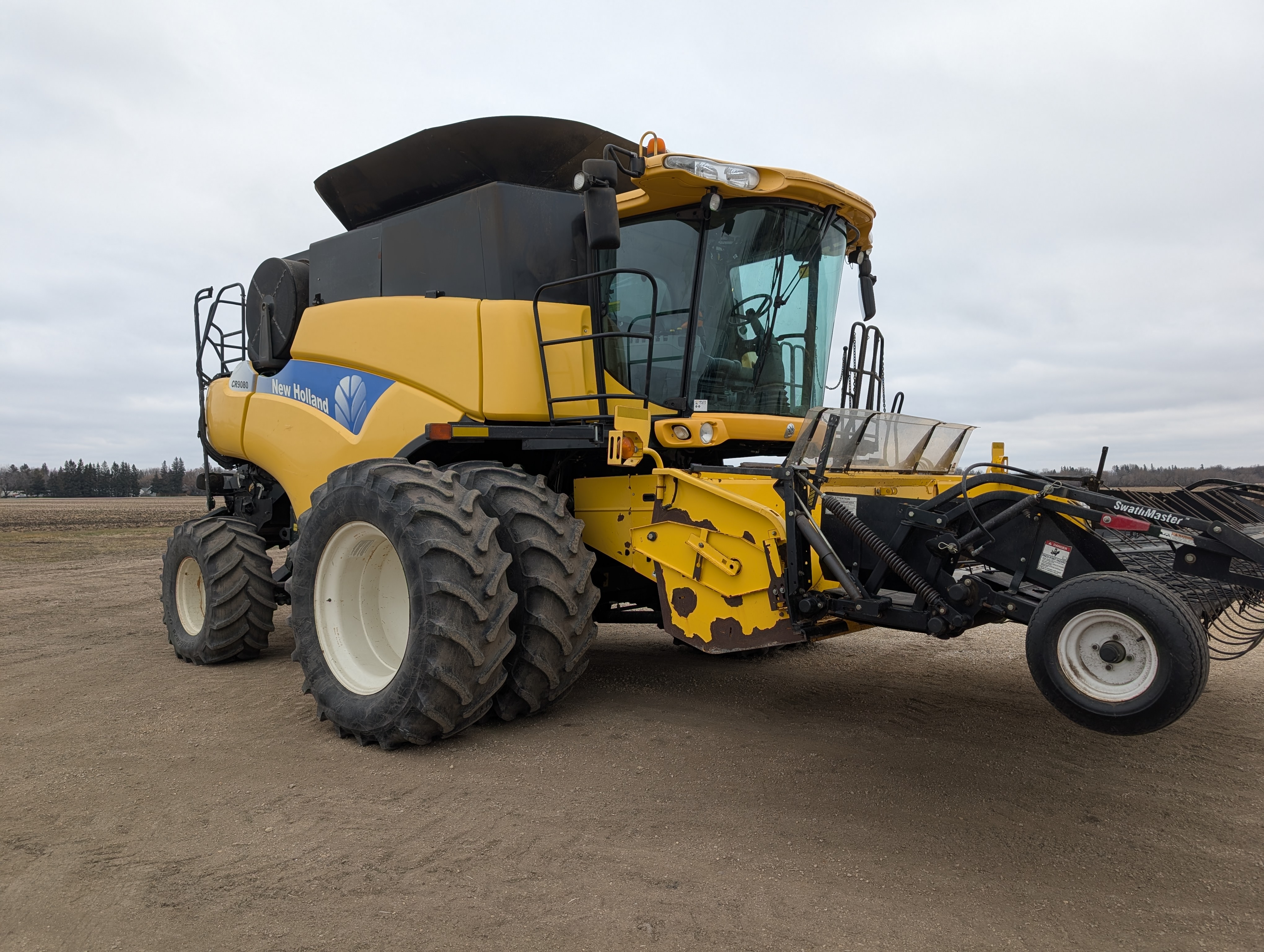 2009 New Holland CR9080 Combine