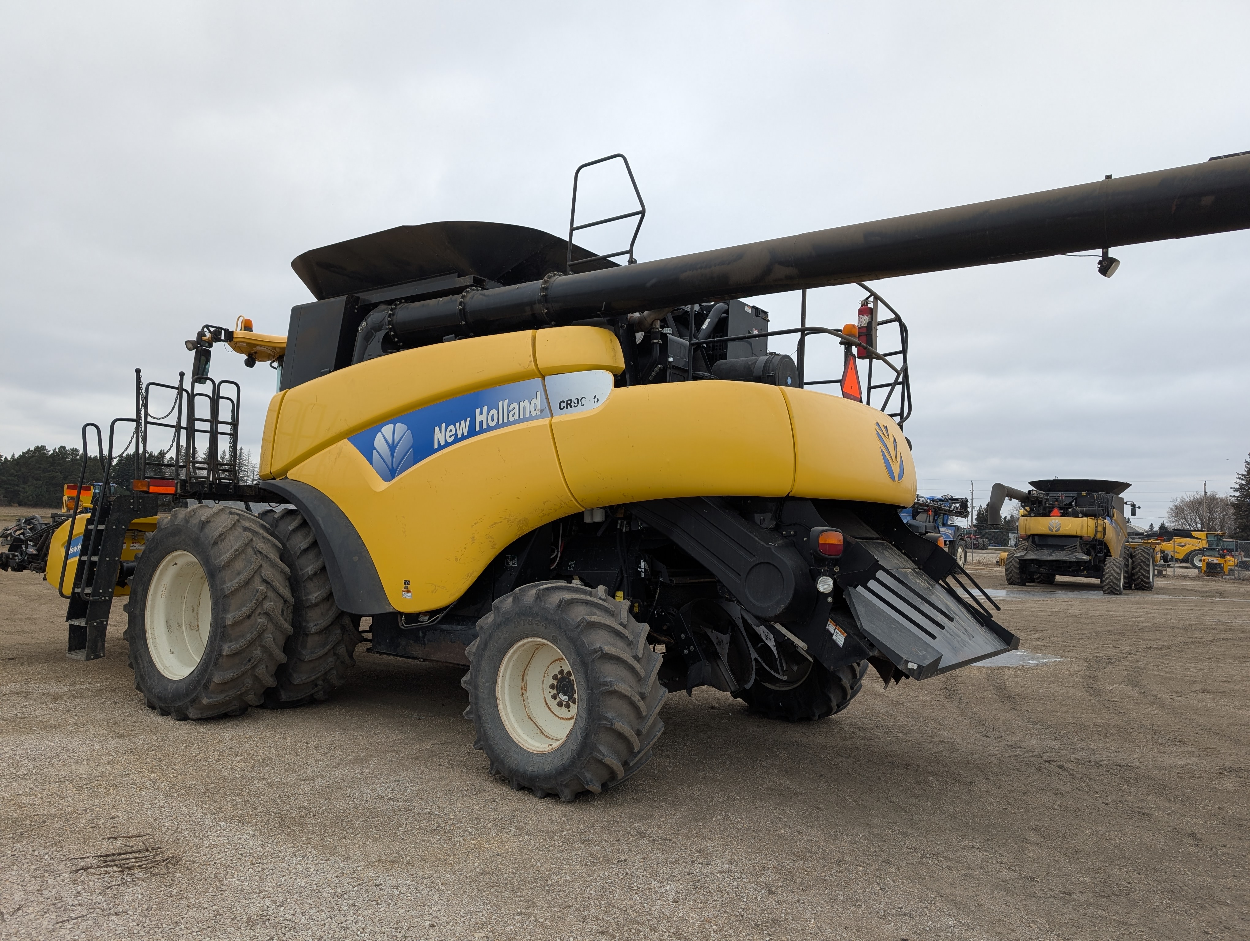 2009 New Holland CR9080 Combine