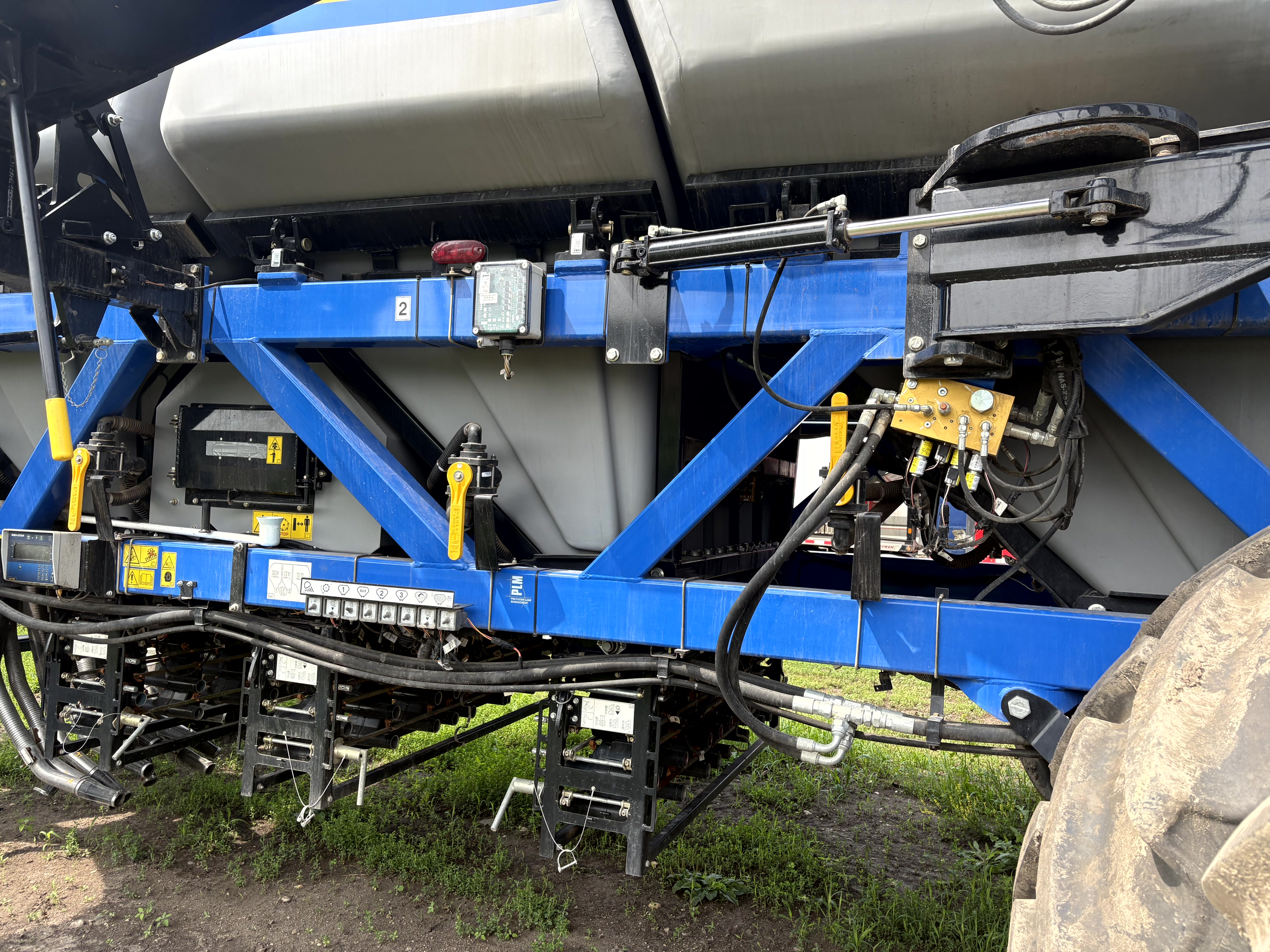 2022 New Holland P4950 Air Tank/Cart