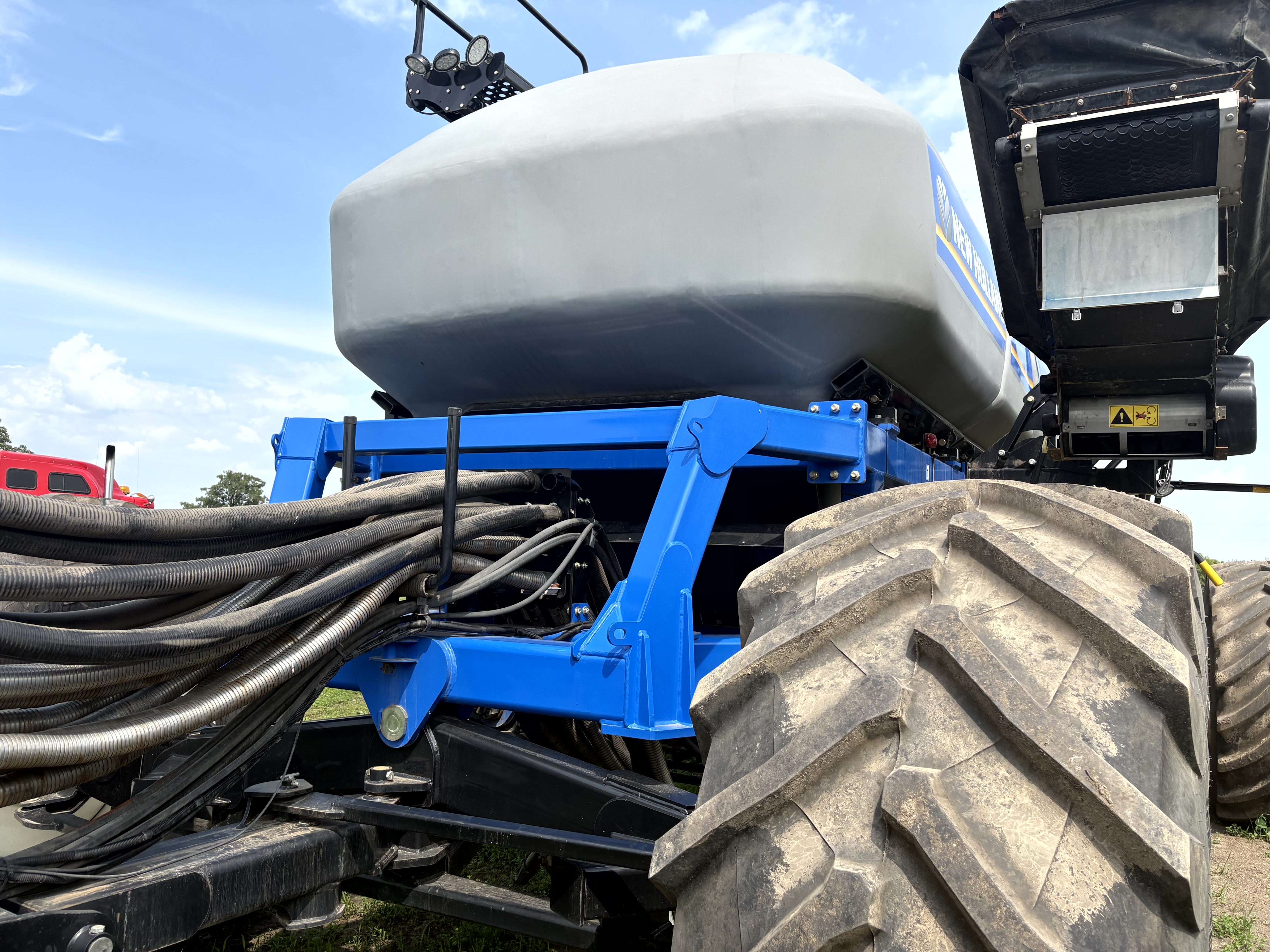 2022 New Holland P4950 Air Tank/Cart